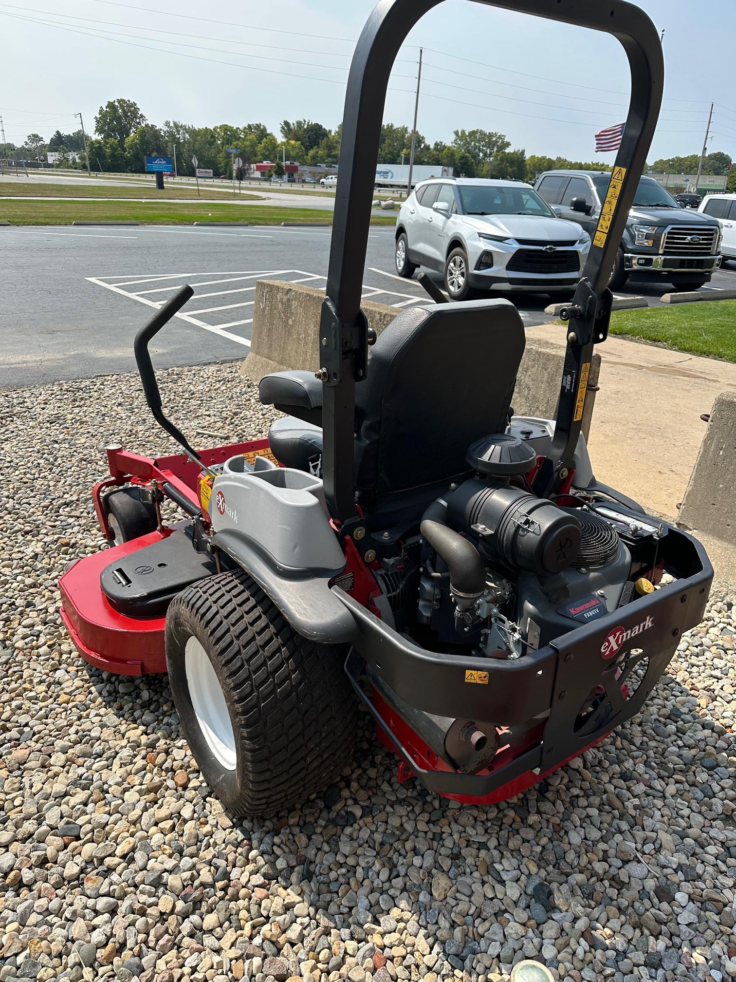 2017 Exmark LZX801GKA60600 - Photo 2
