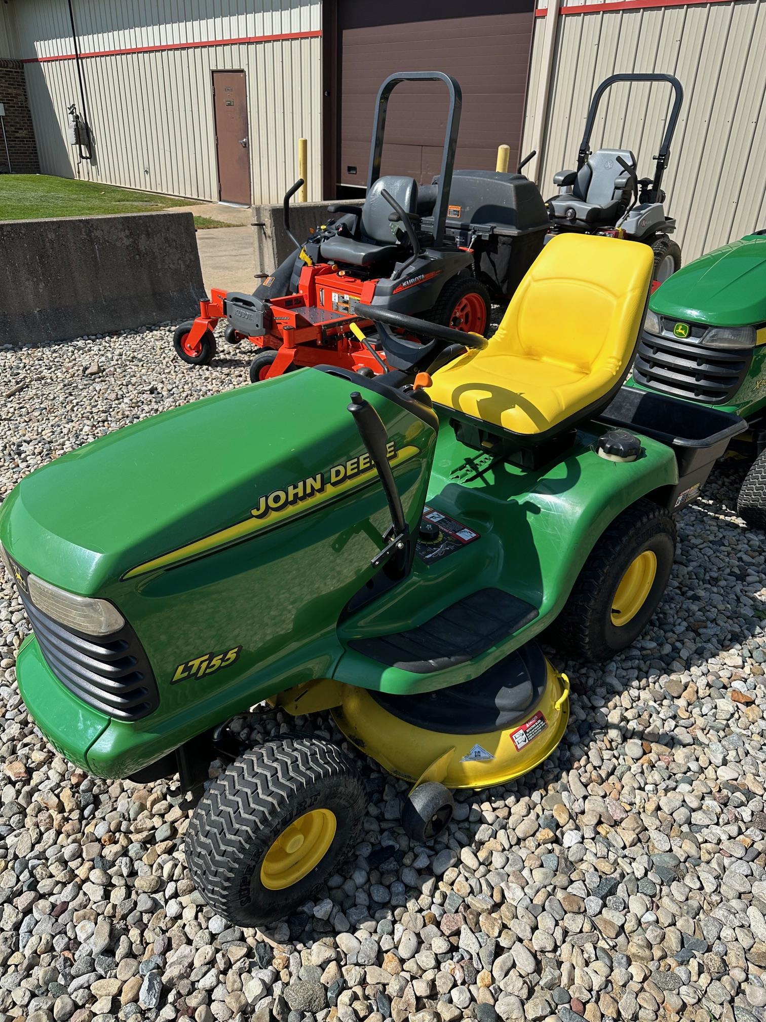 2000 John Deere LT155