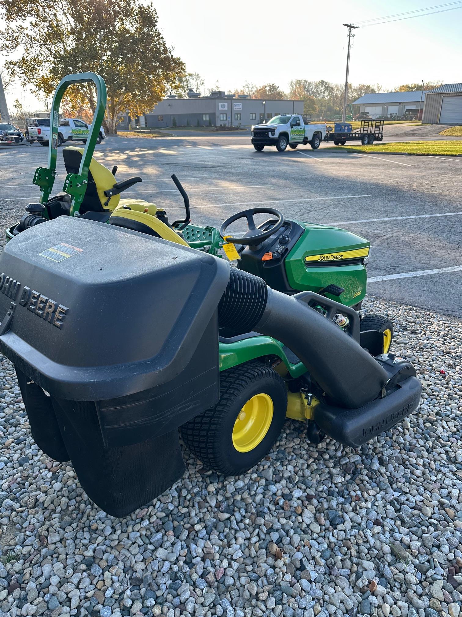 2005 John Deere X320 - Photo 3