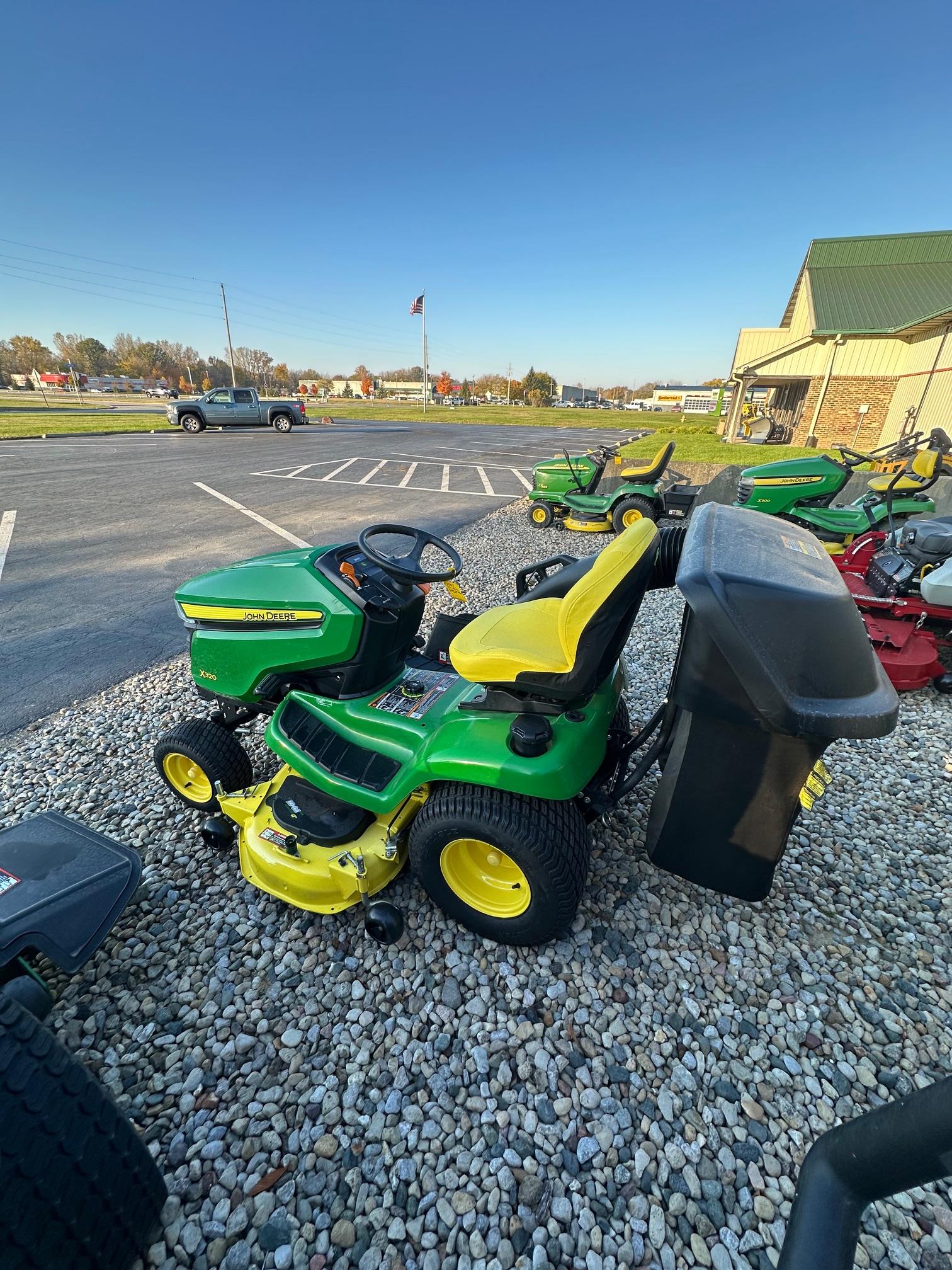 2005 John Deere X320 - Photo 5