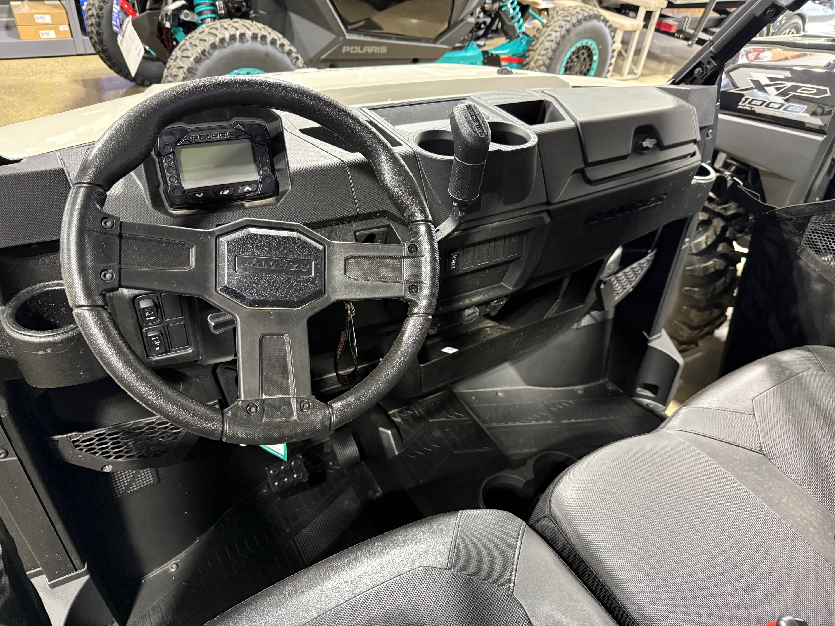 2025 Polaris Ranger® Crew 1000 Premium MIRAGE BEIGE - Photo 5