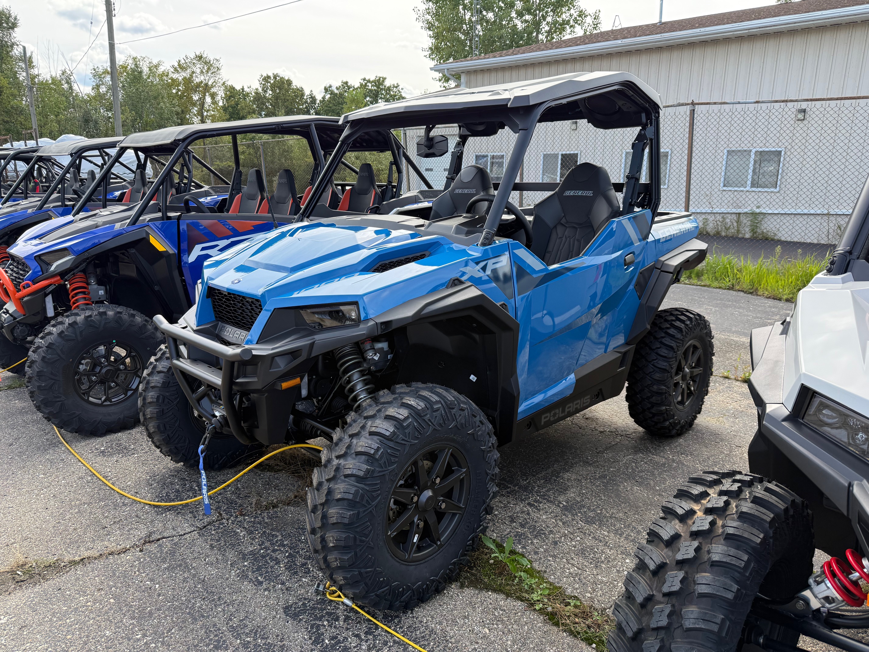 2026 Polaris GENERAL® XP 1000 Ultimate EARTH BLUE - Photo 2