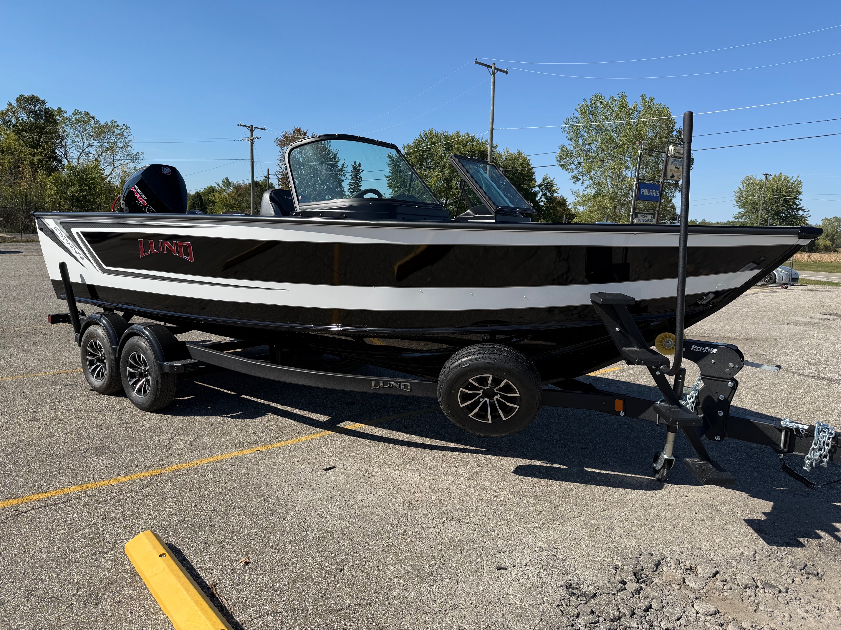 2026 Lund Fisherman 2075