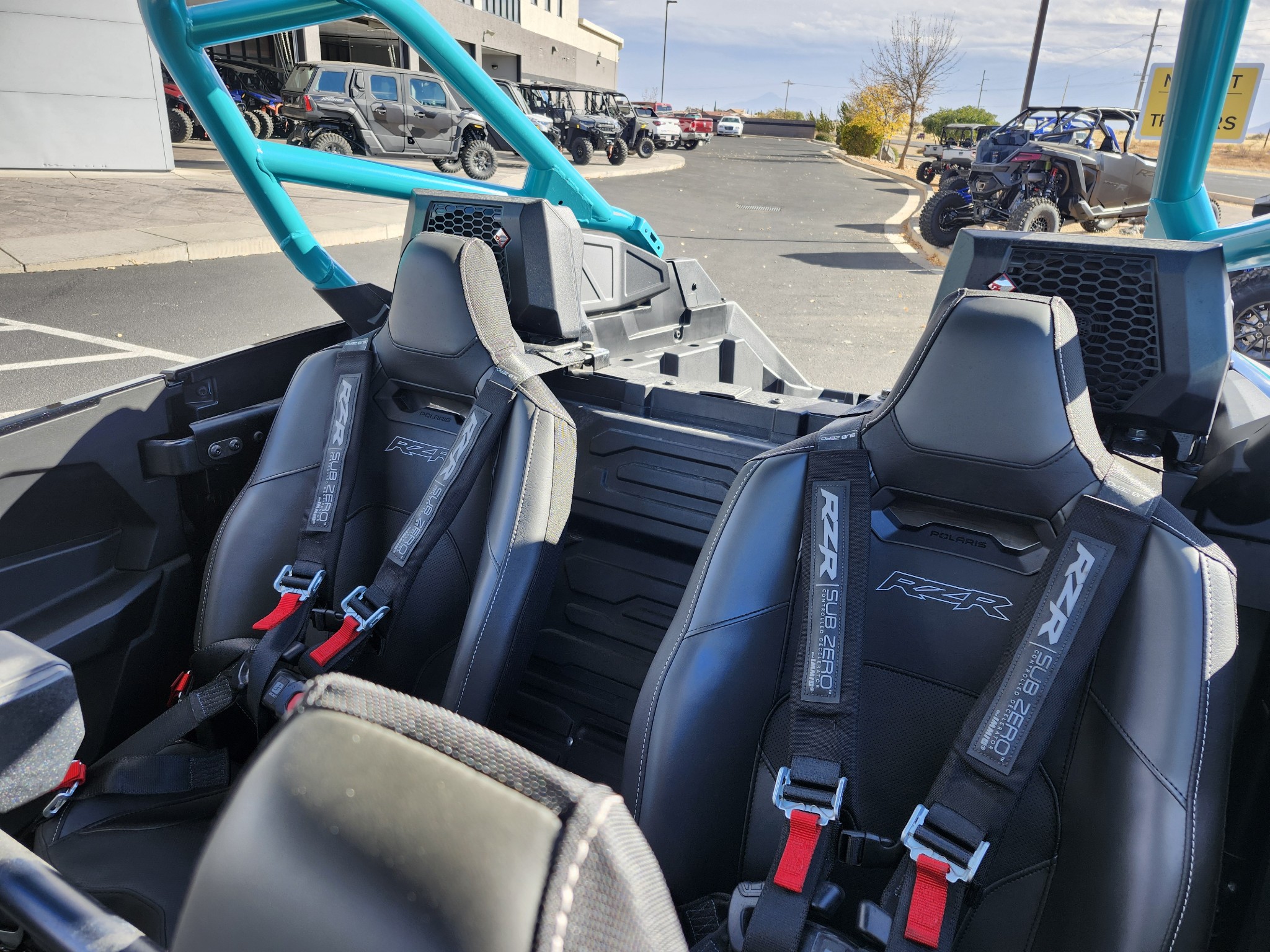 2025 Polaris RZR PRO R 4 ULT - BLACK CRYSTAL / RAD GREEN Ultimate - Photo 5