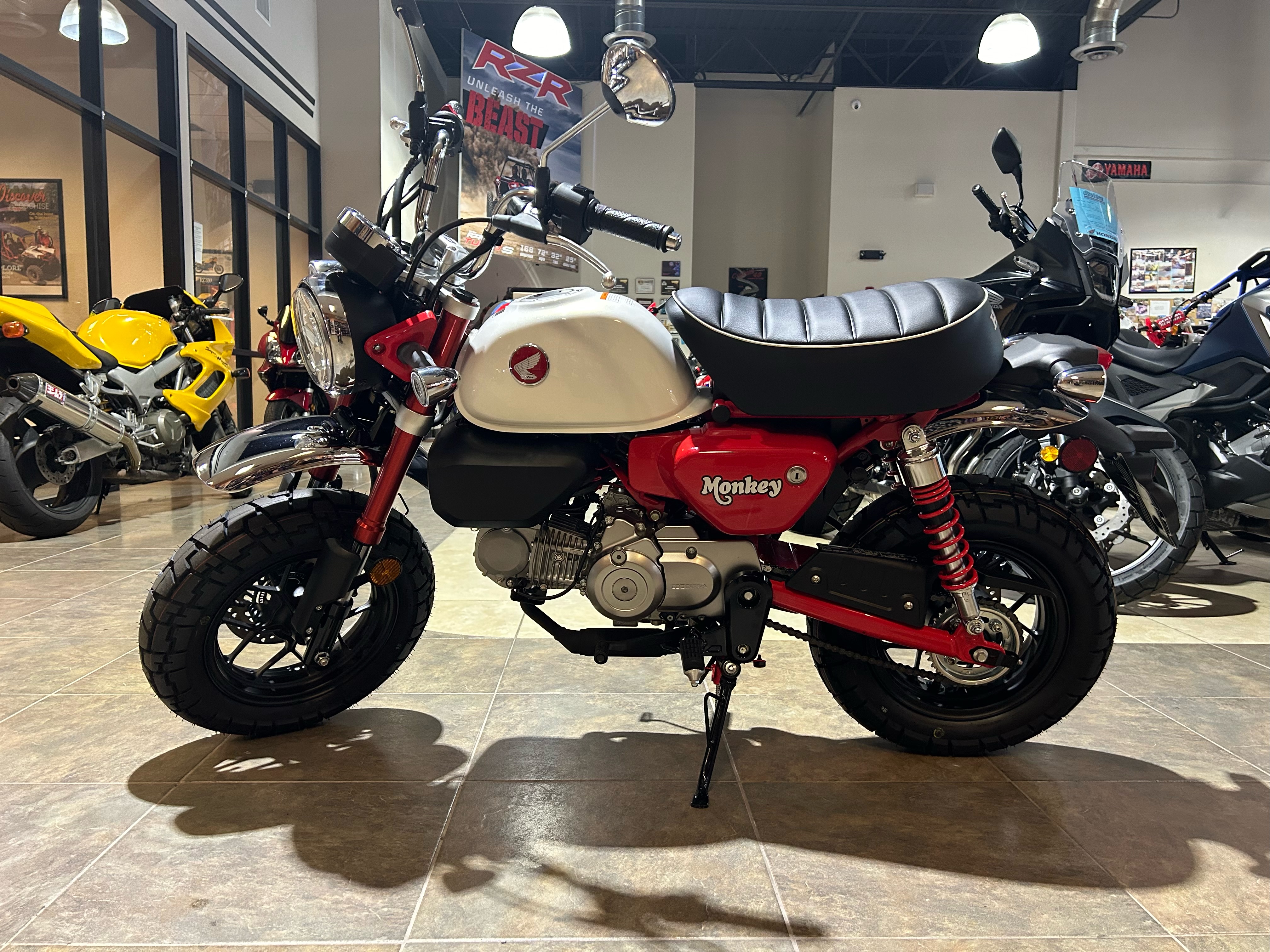 2025 Honda Monkey ABS