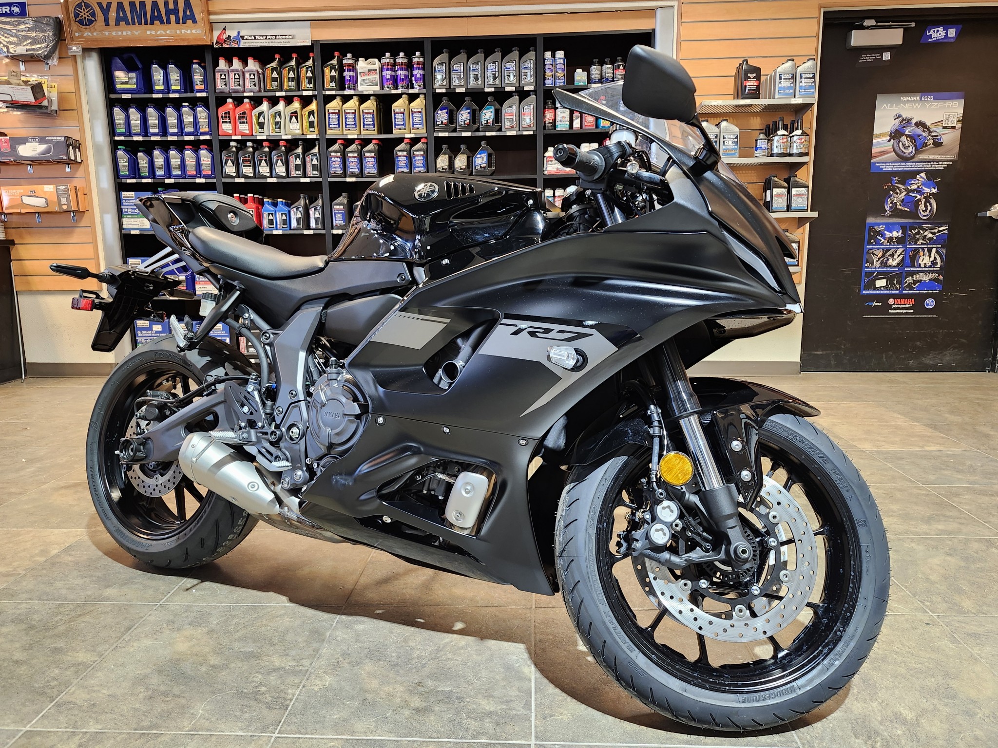 2025 Yamaha YZF-R7