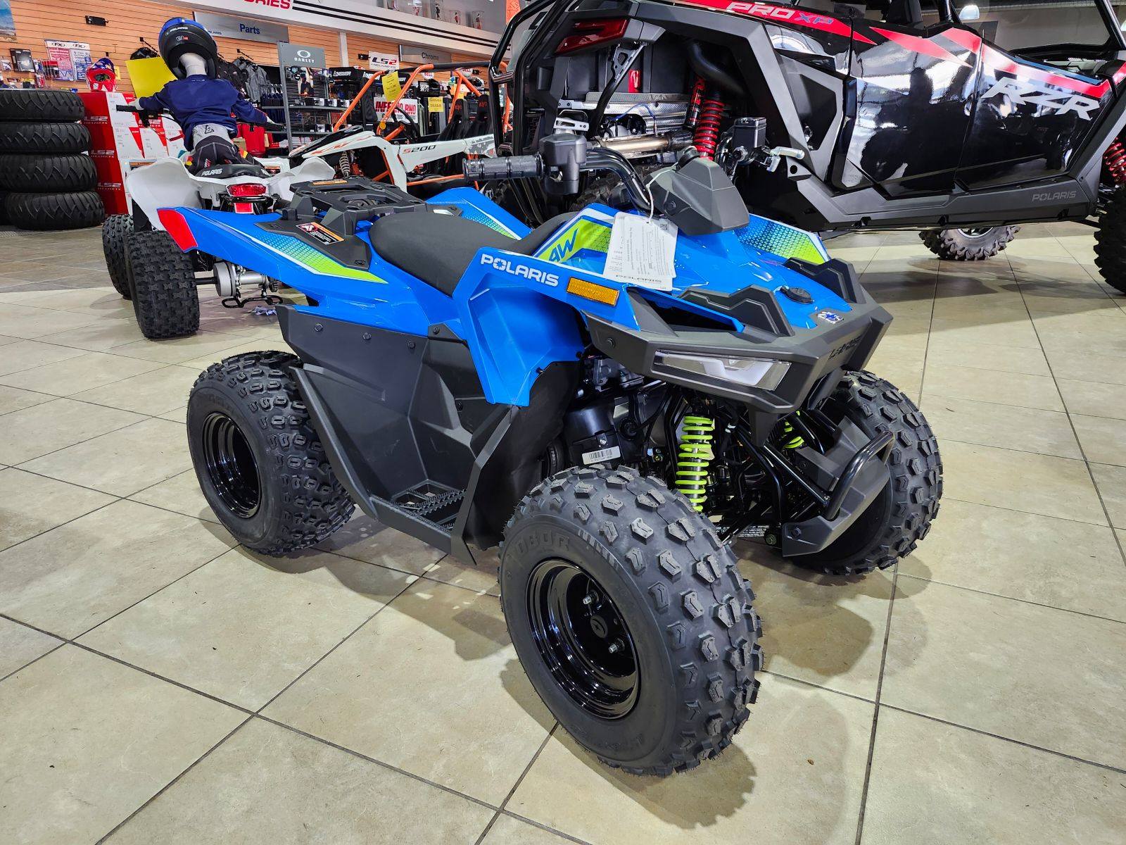 2025 Polaris OUTLAW 70 EFI - VELOCITY BLUE / LIFTED LIME - Photo 3