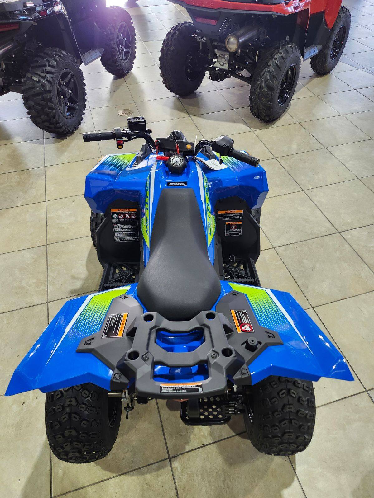2025 Polaris OUTLAW 70 EFI - VELOCITY BLUE / LIFTED LIME - Photo 2