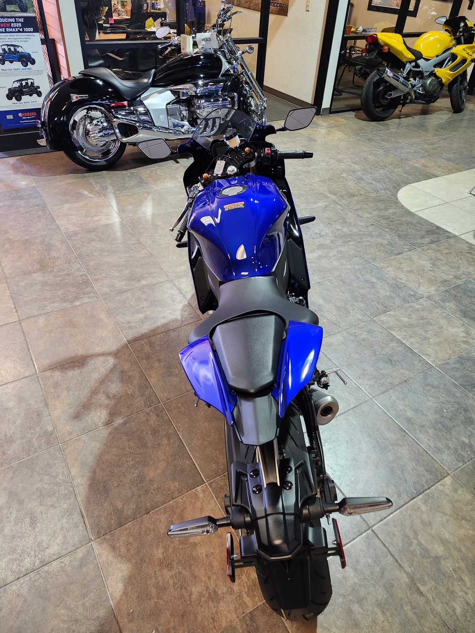 2025 Yamaha YZF-R7 - Photo 2