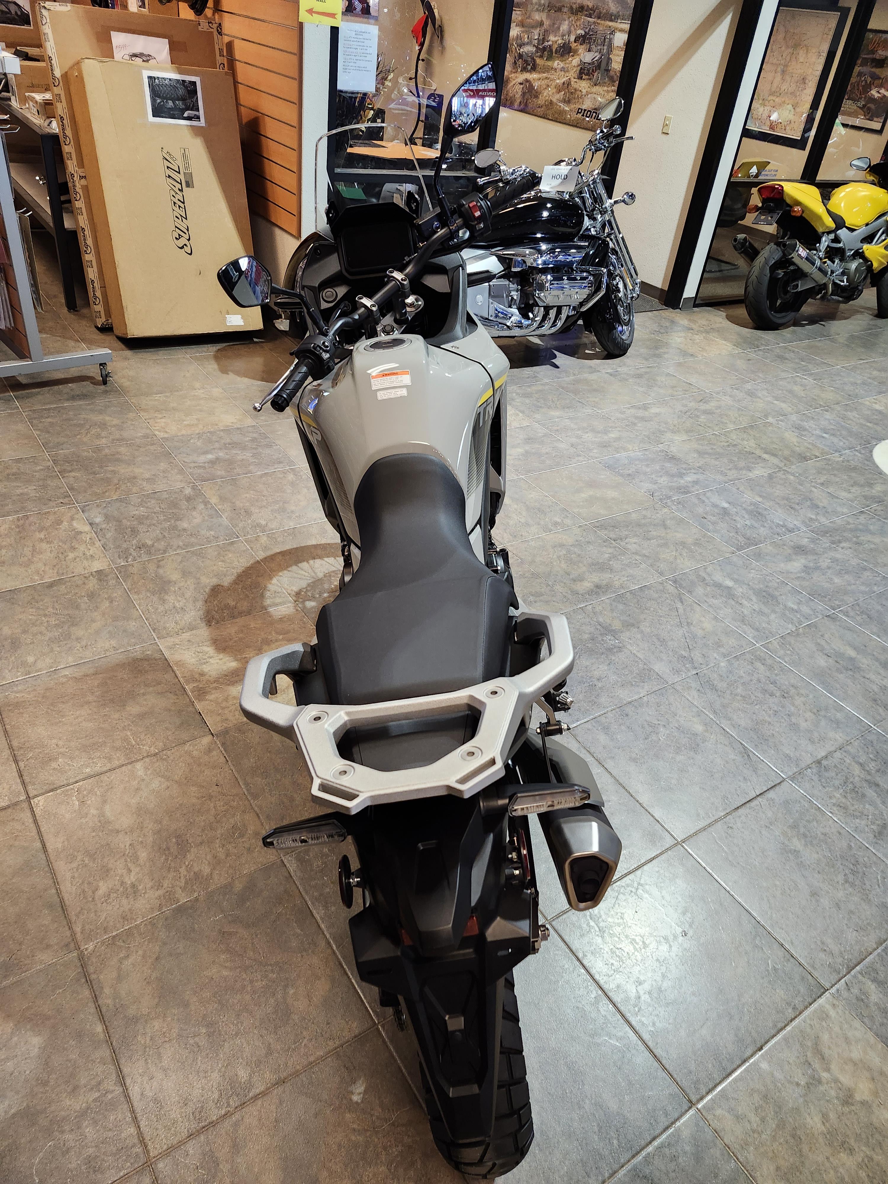 2025 Honda Transalp Base - Photo 2