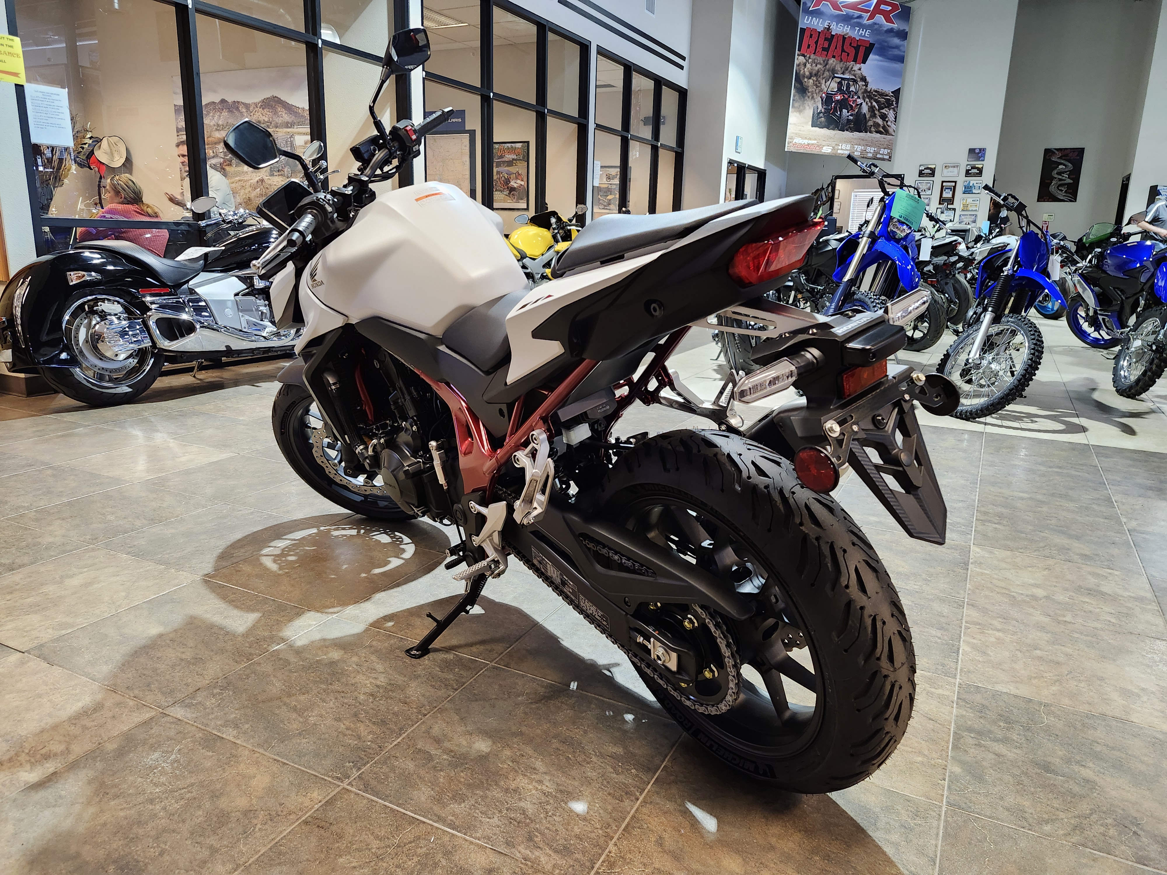 2025 Honda CB750 Hornet Base - Photo 3