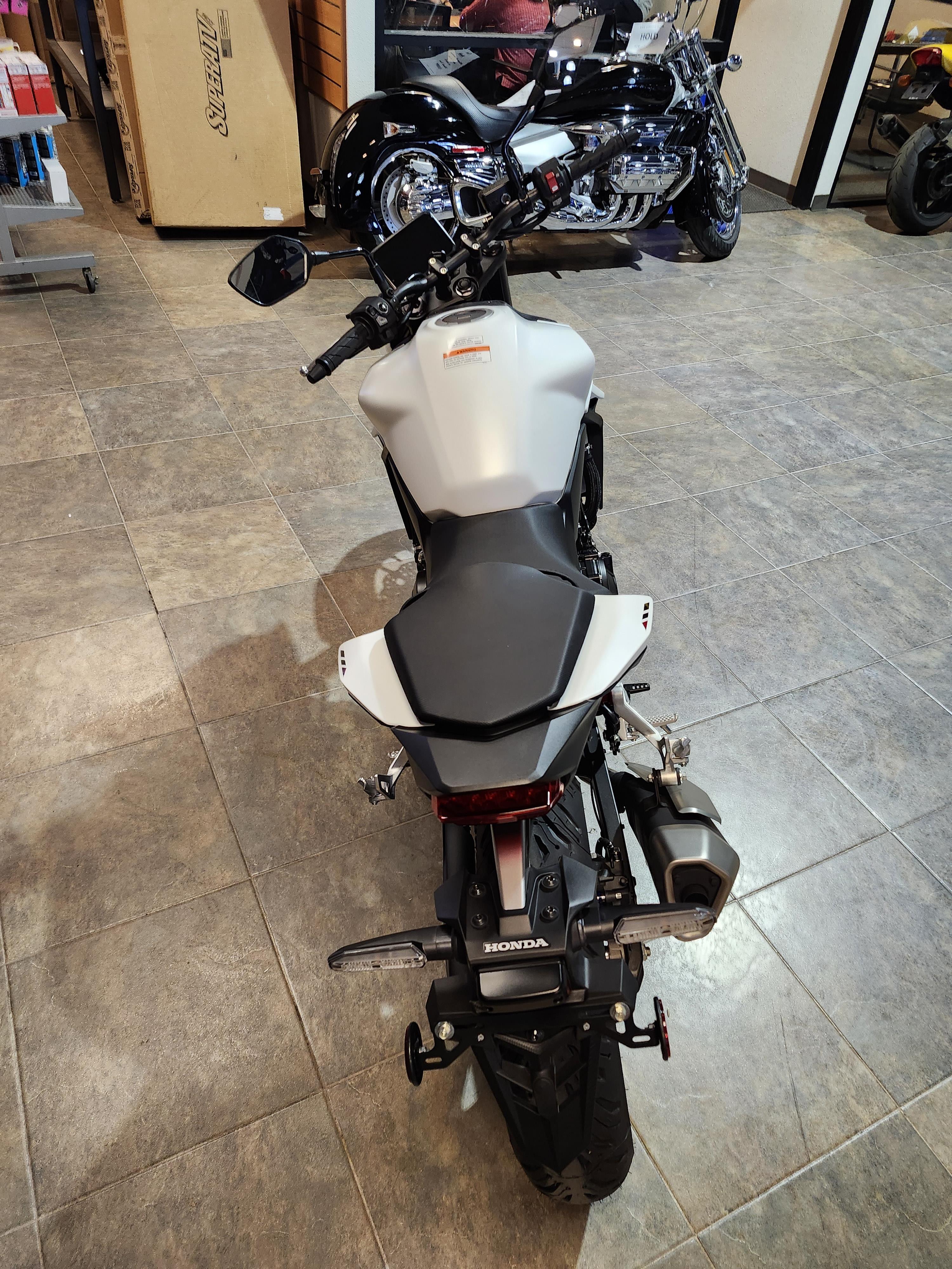 2025 Honda CB750 Hornet Base - Photo 2