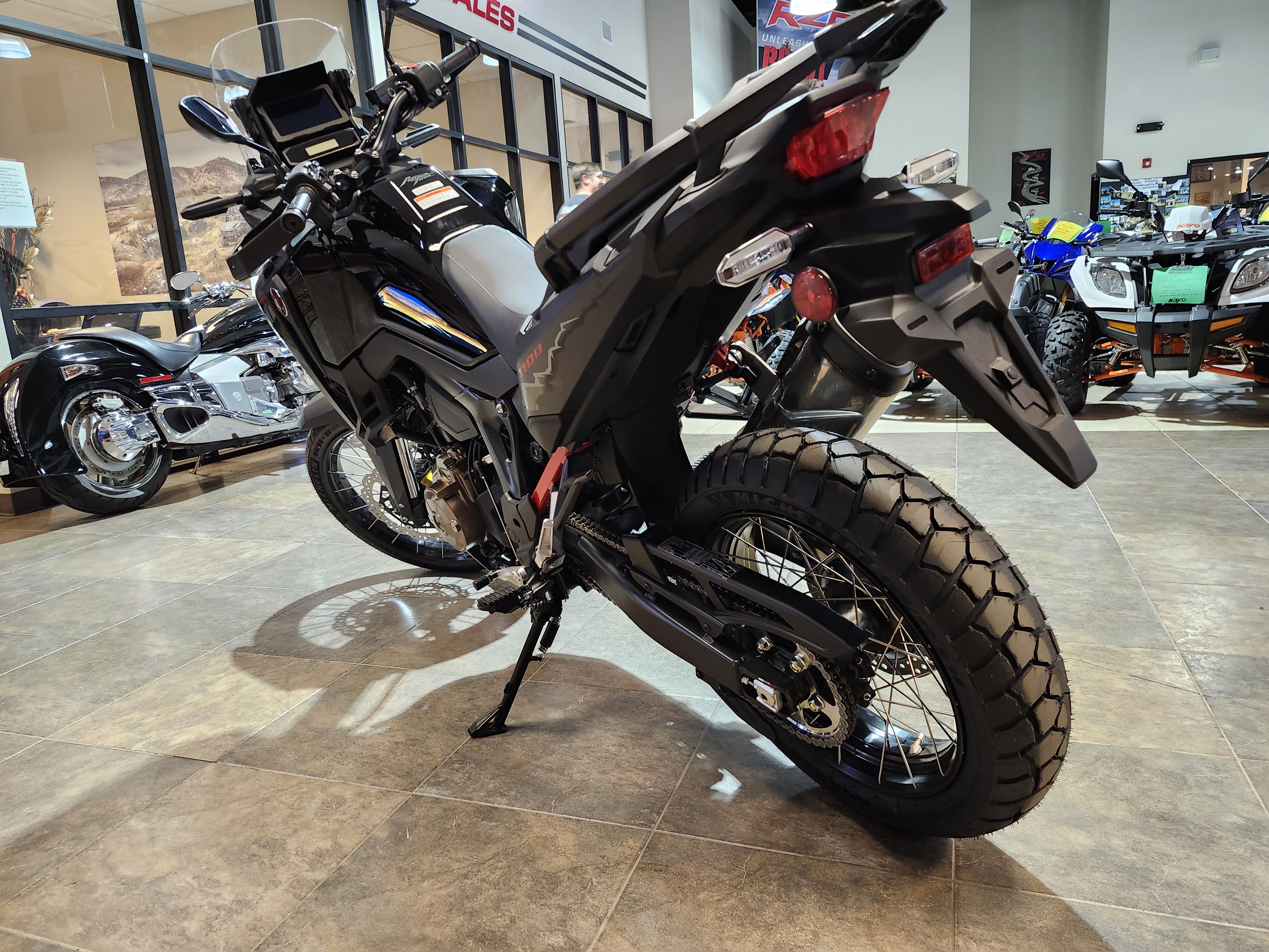 2025 Honda Africa Twin Base - Photo 3