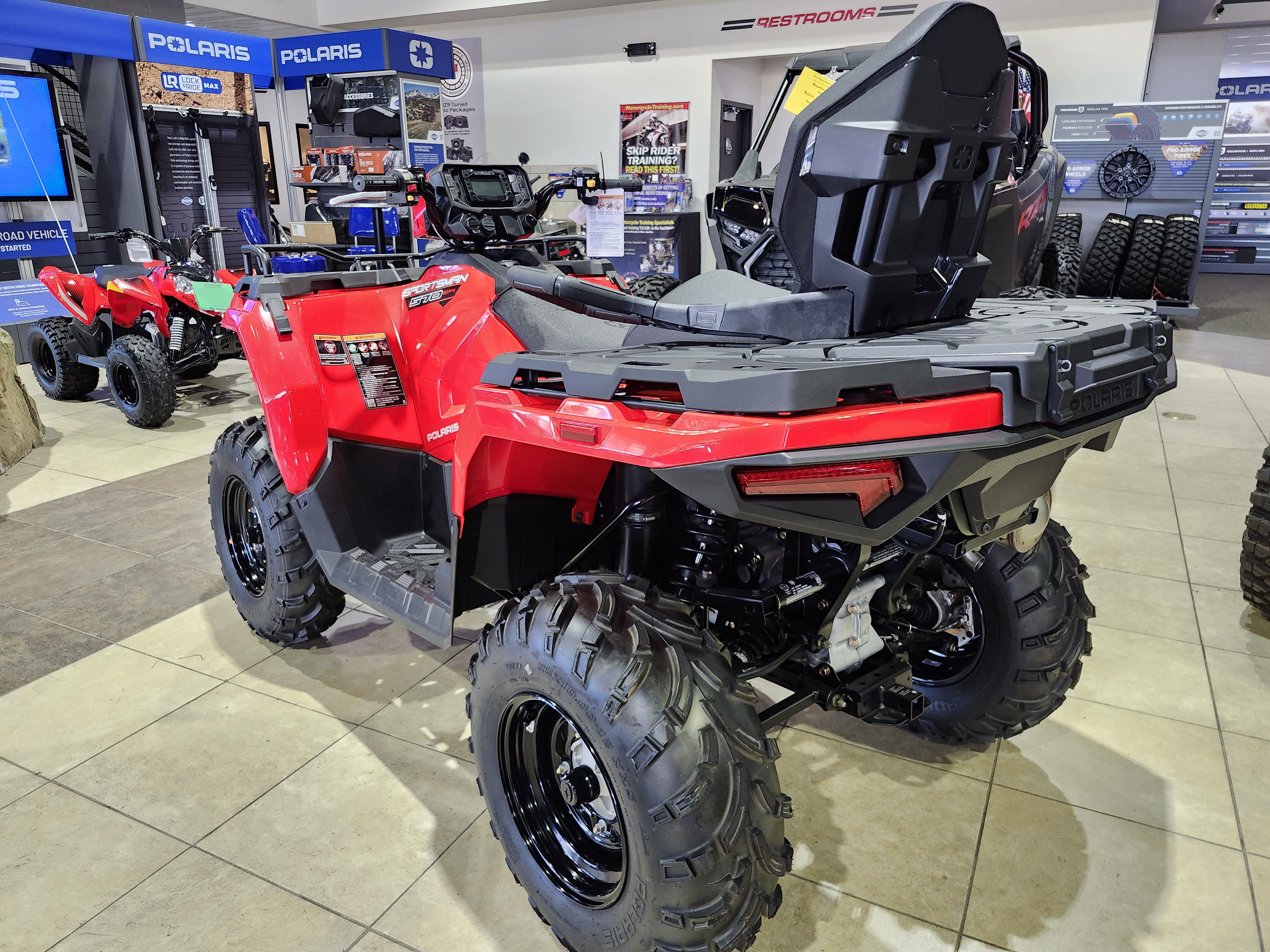 2025 Polaris SPORTSMAN TOURING 570 - INDY RED Base - Photo 3
