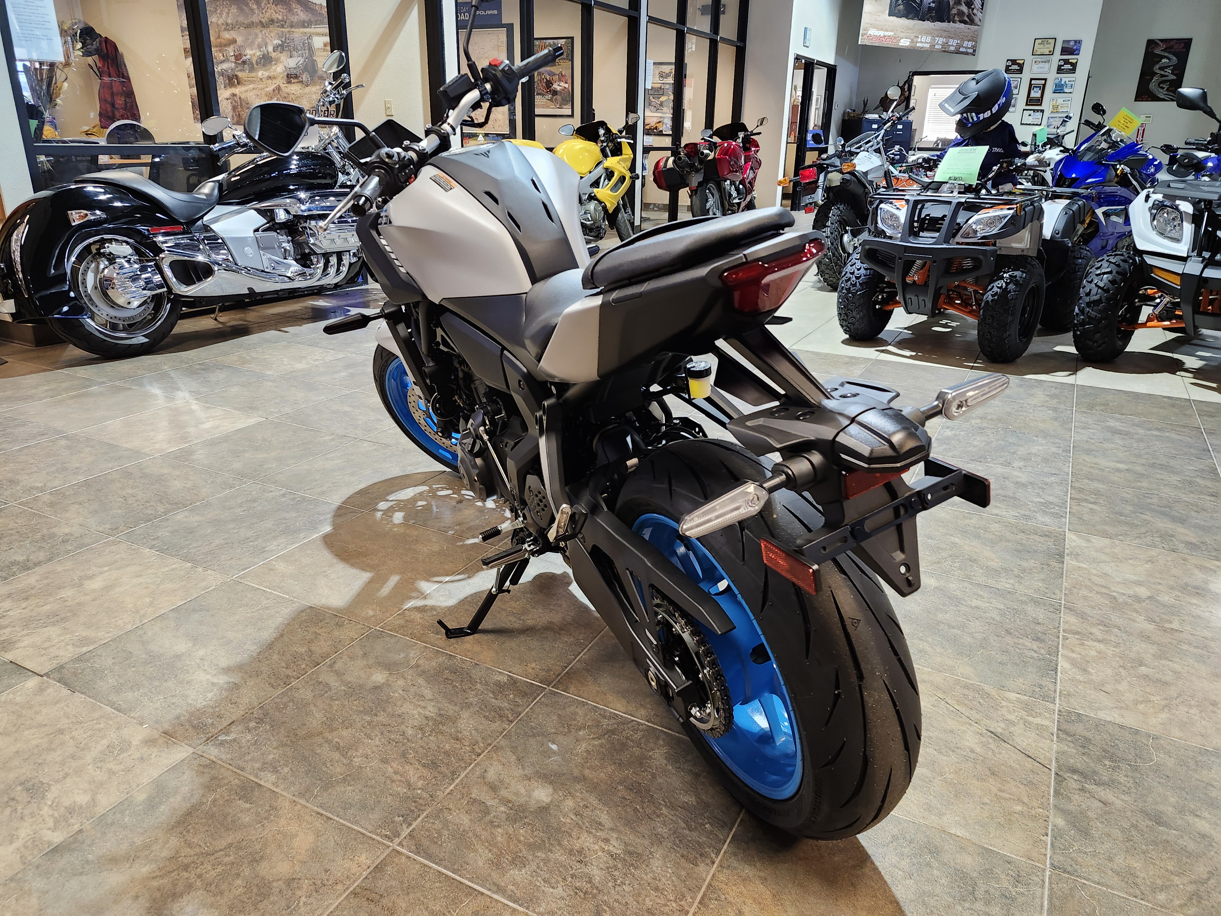 2025 Yamaha MT-07 - Photo 3