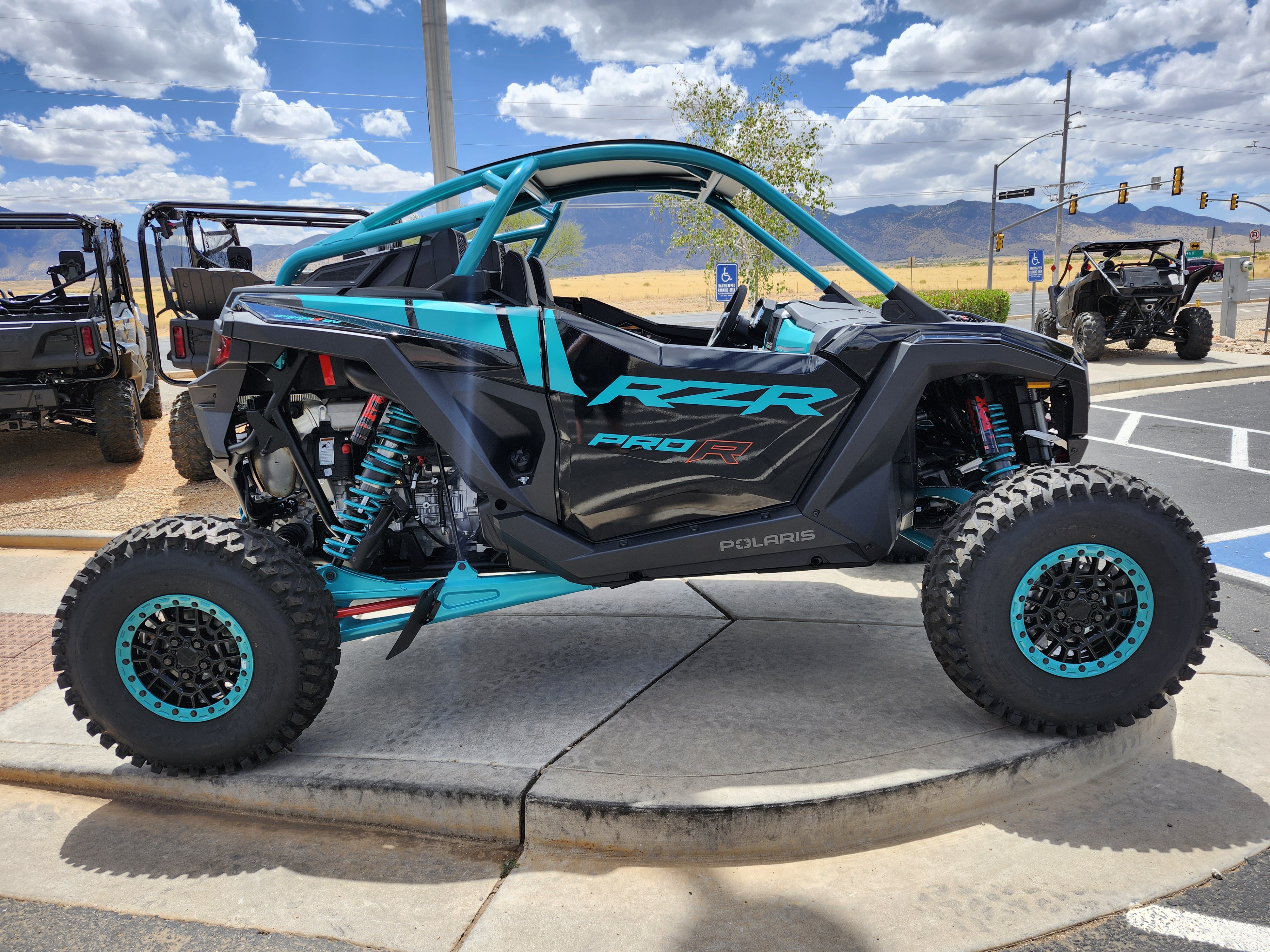 2025 Polaris RZR PRO R ULT - BLACK CRYSTAL / RAD GREEN Ultimate - Photo 4