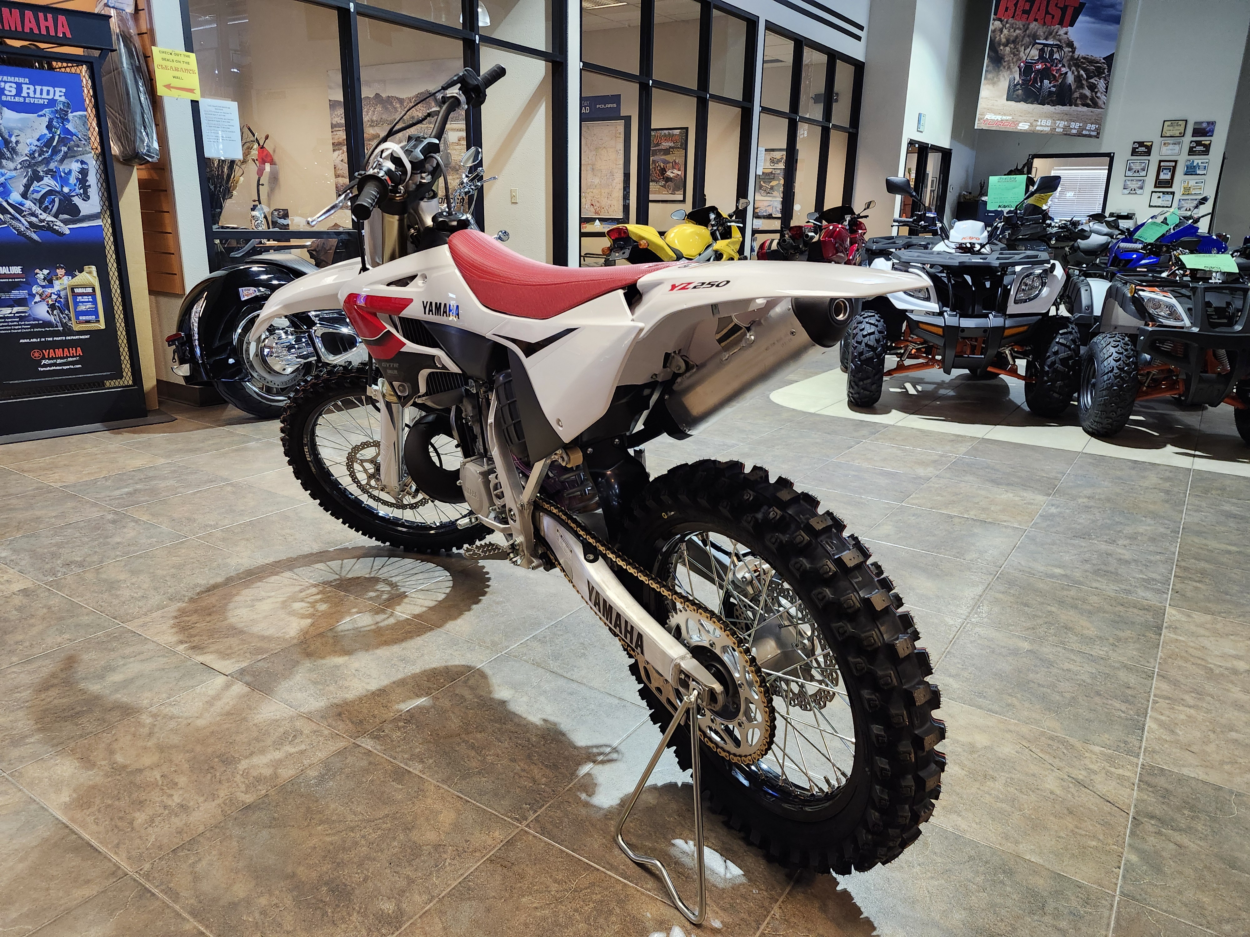 2026 Yamaha YZ 250 - Photo 3