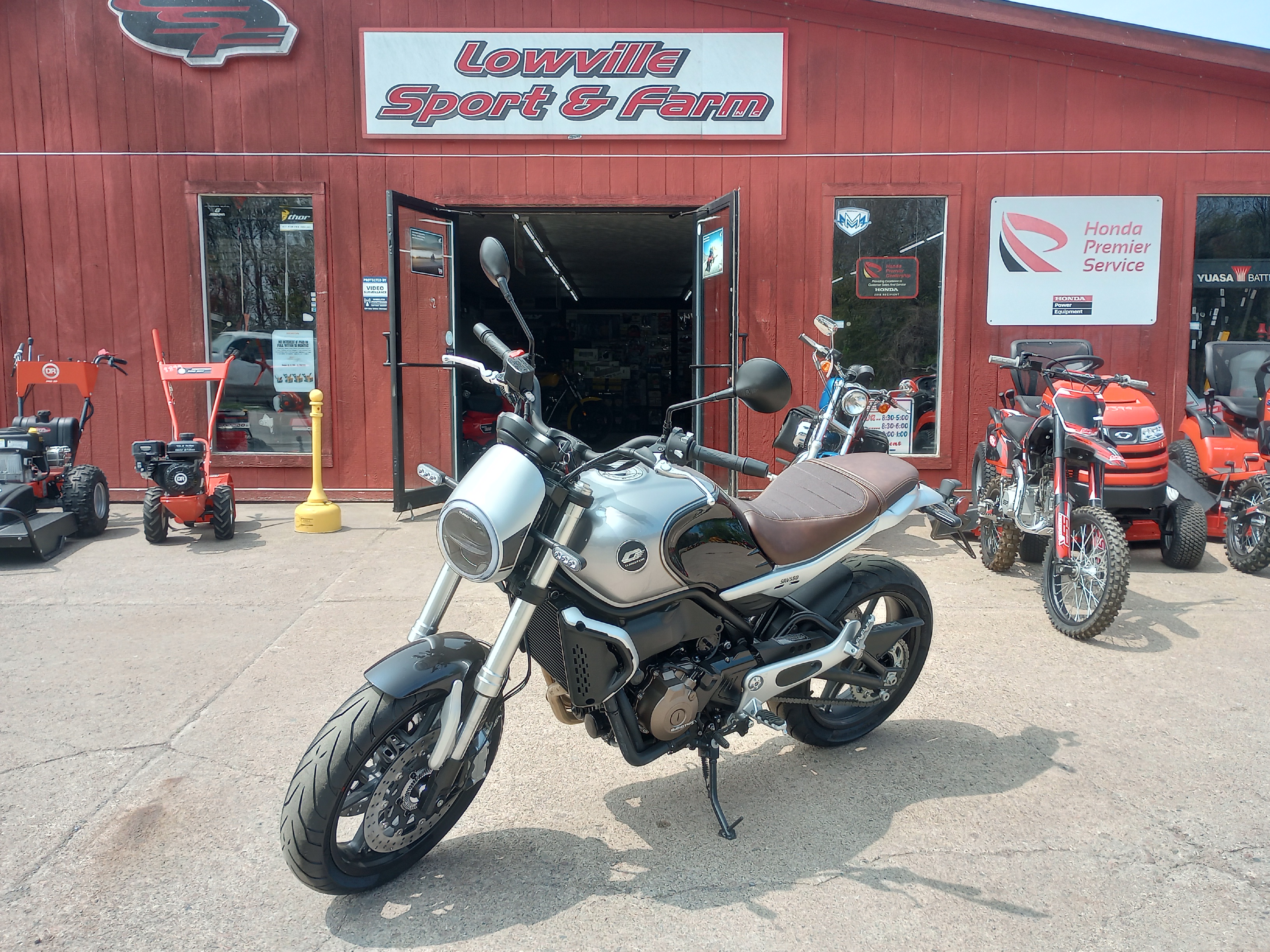 2023 QJ MOTORS SRV550 BLACK