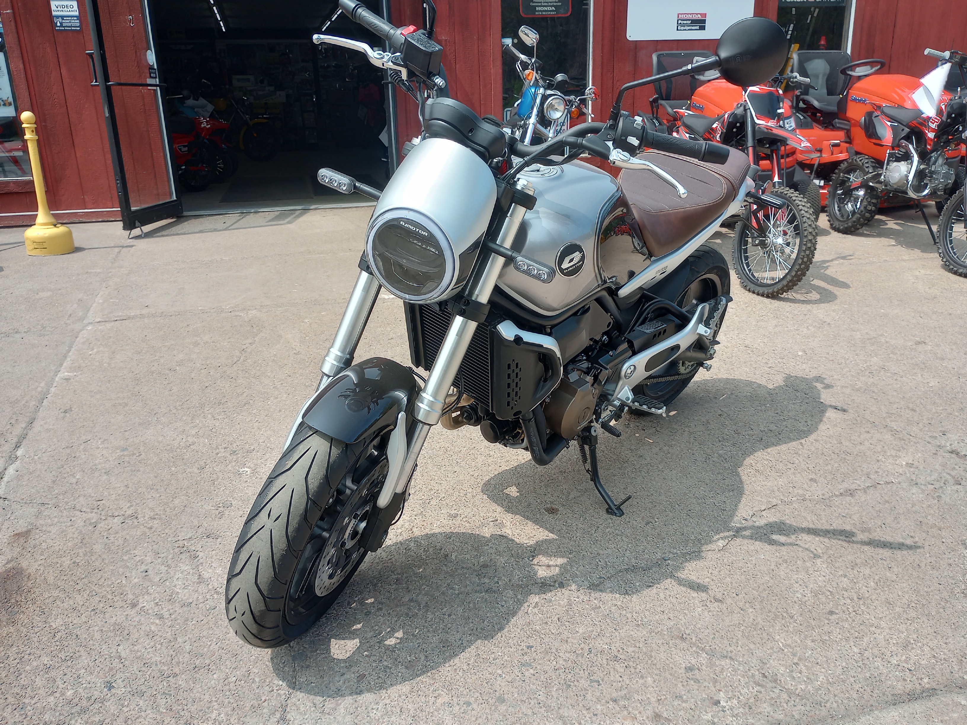2023 QJ MOTORS SRV550 BLACK - Photo 2