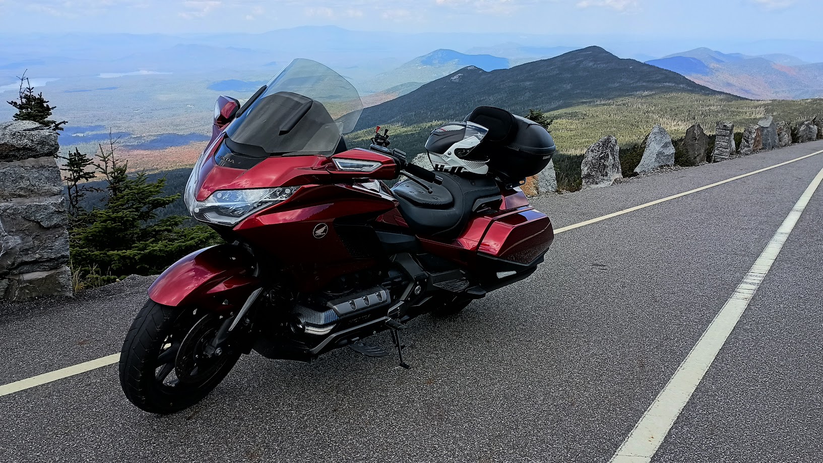 2018 Honda GOLD WING - Photo 2