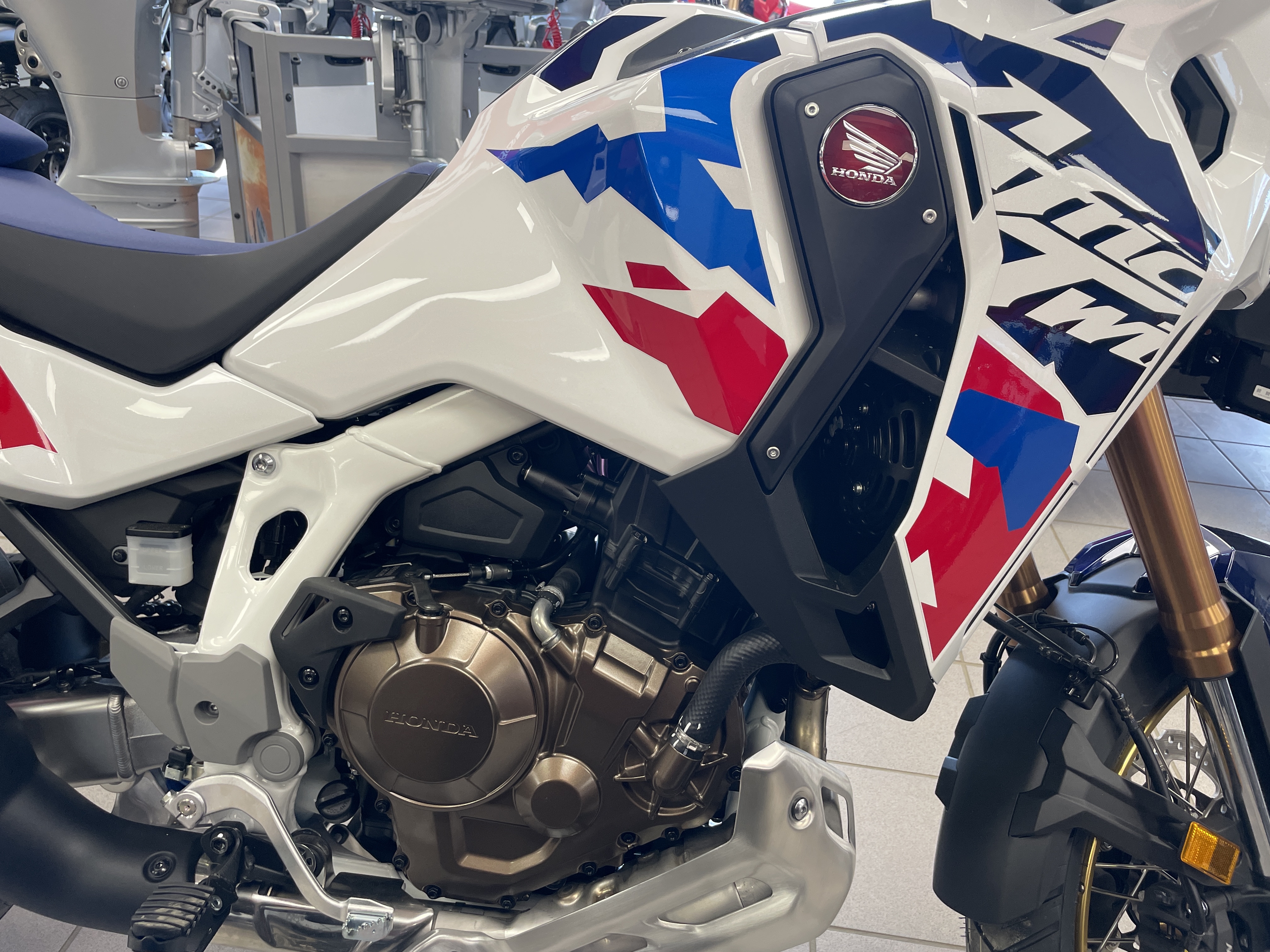 2024 Honda Africa Twin Adventure Sports ES Manual - Photo 6