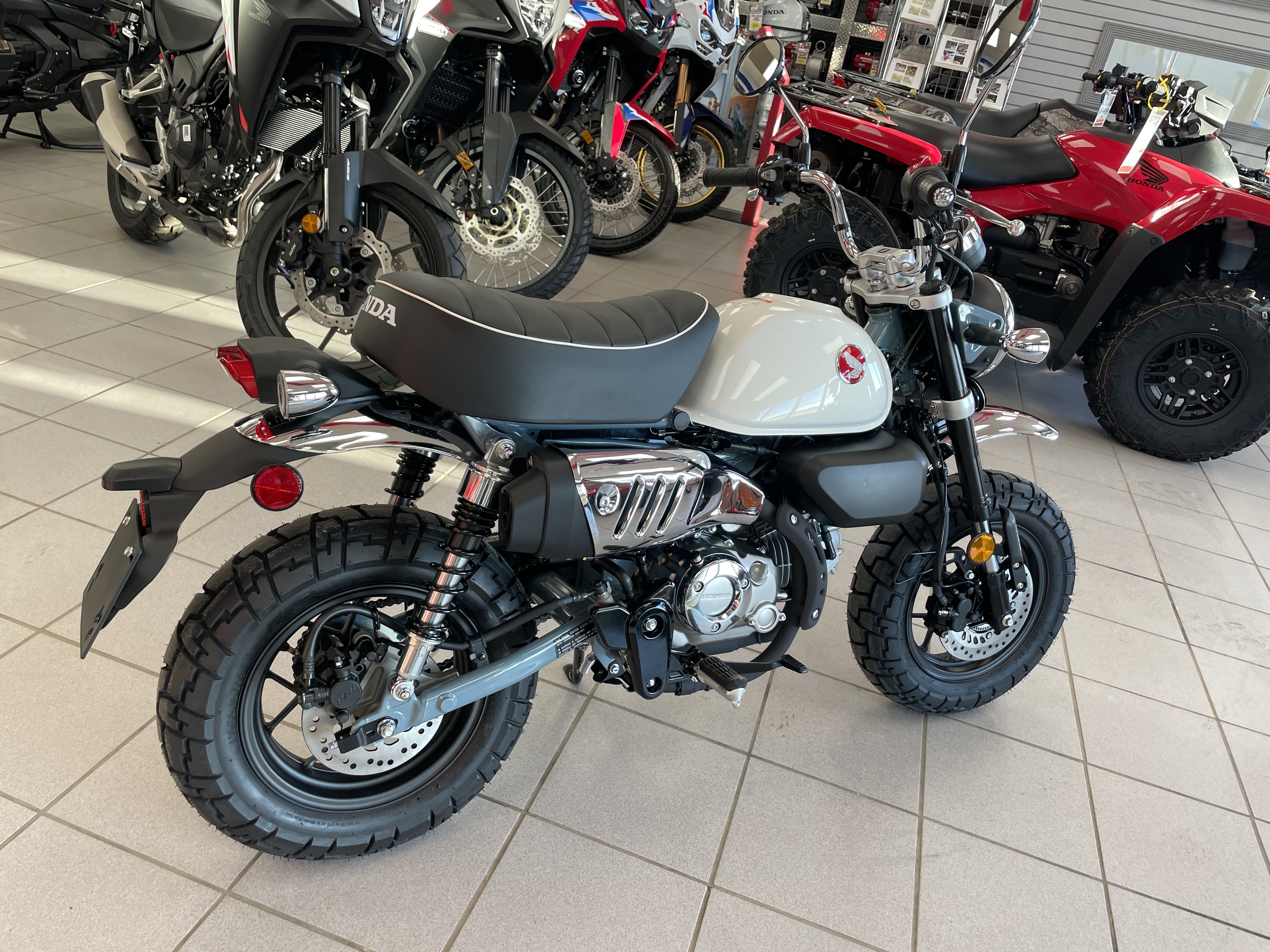2025 Honda Monkey ABS - Photo 5