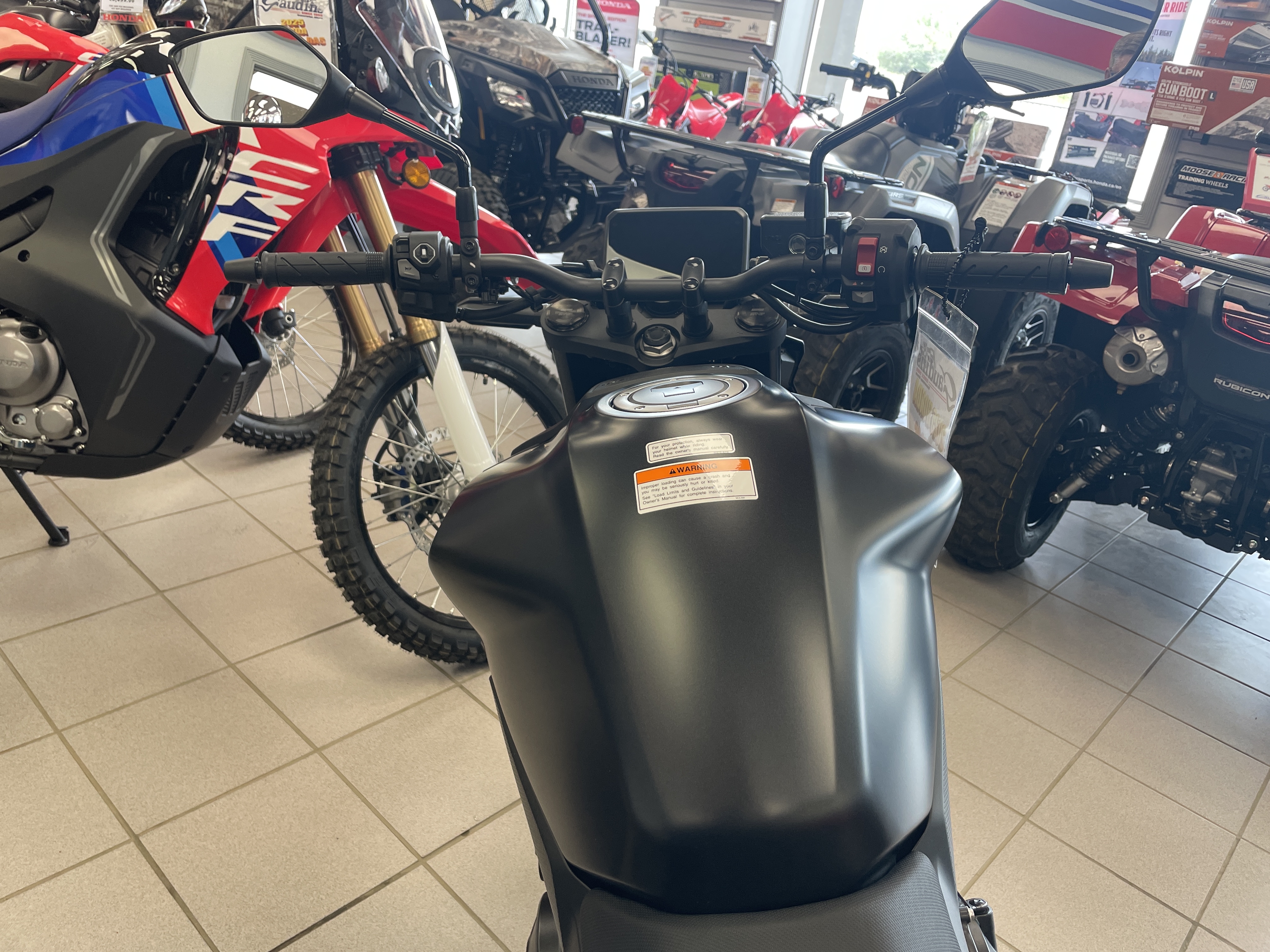 2025 Honda CB750 Hornet - Photo 5