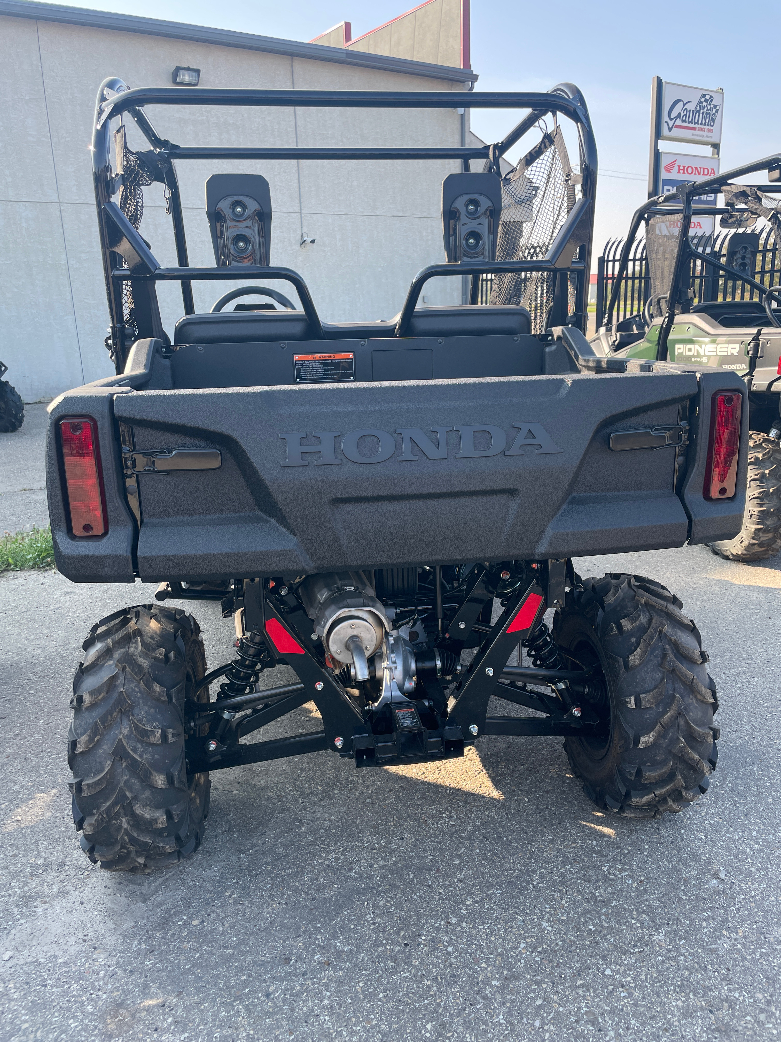 2025 Honda Pioneer 700 Deluxe - Photo 4