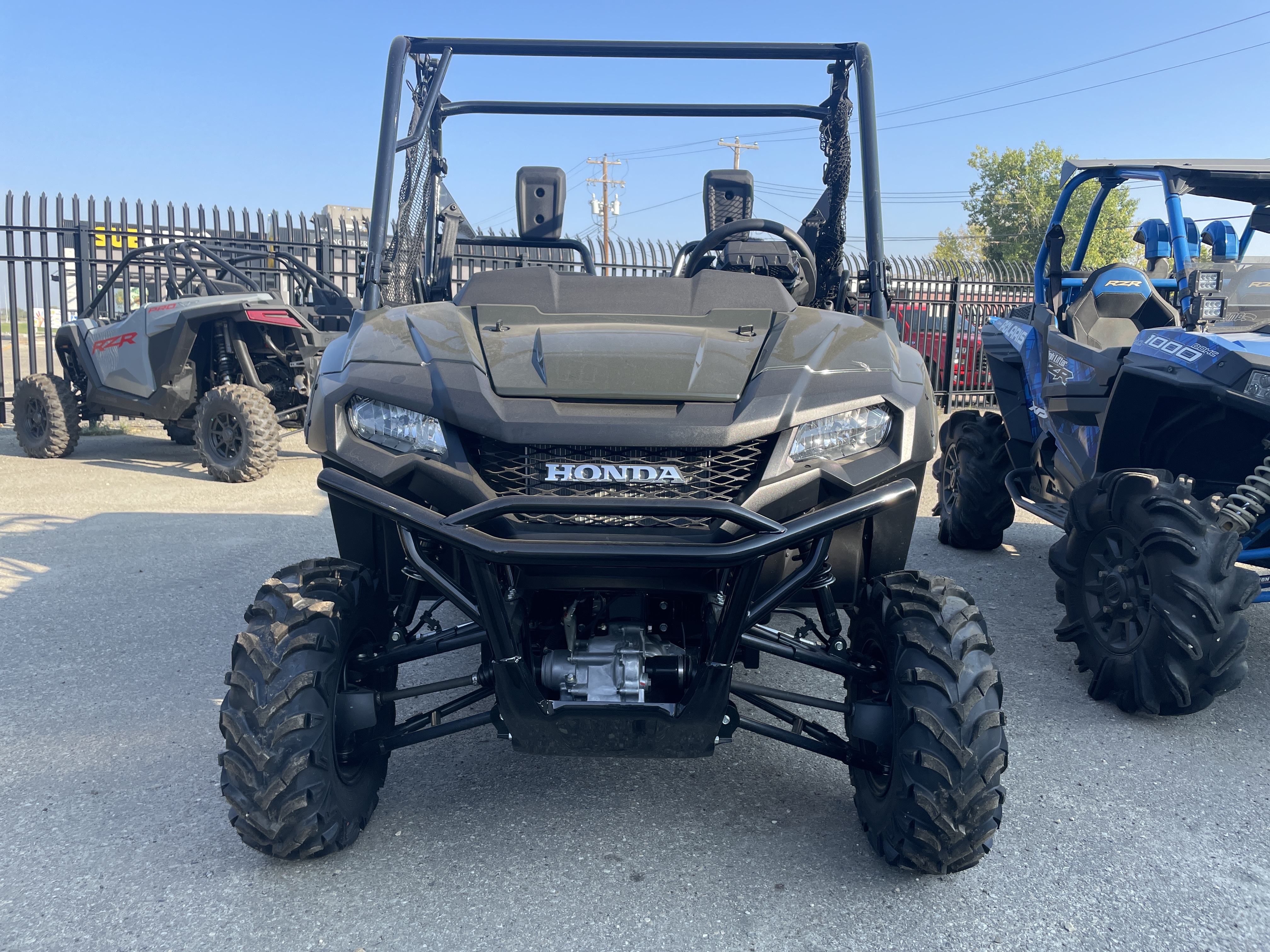 2025 Honda Pioneer 700 Deluxe - Photo 2