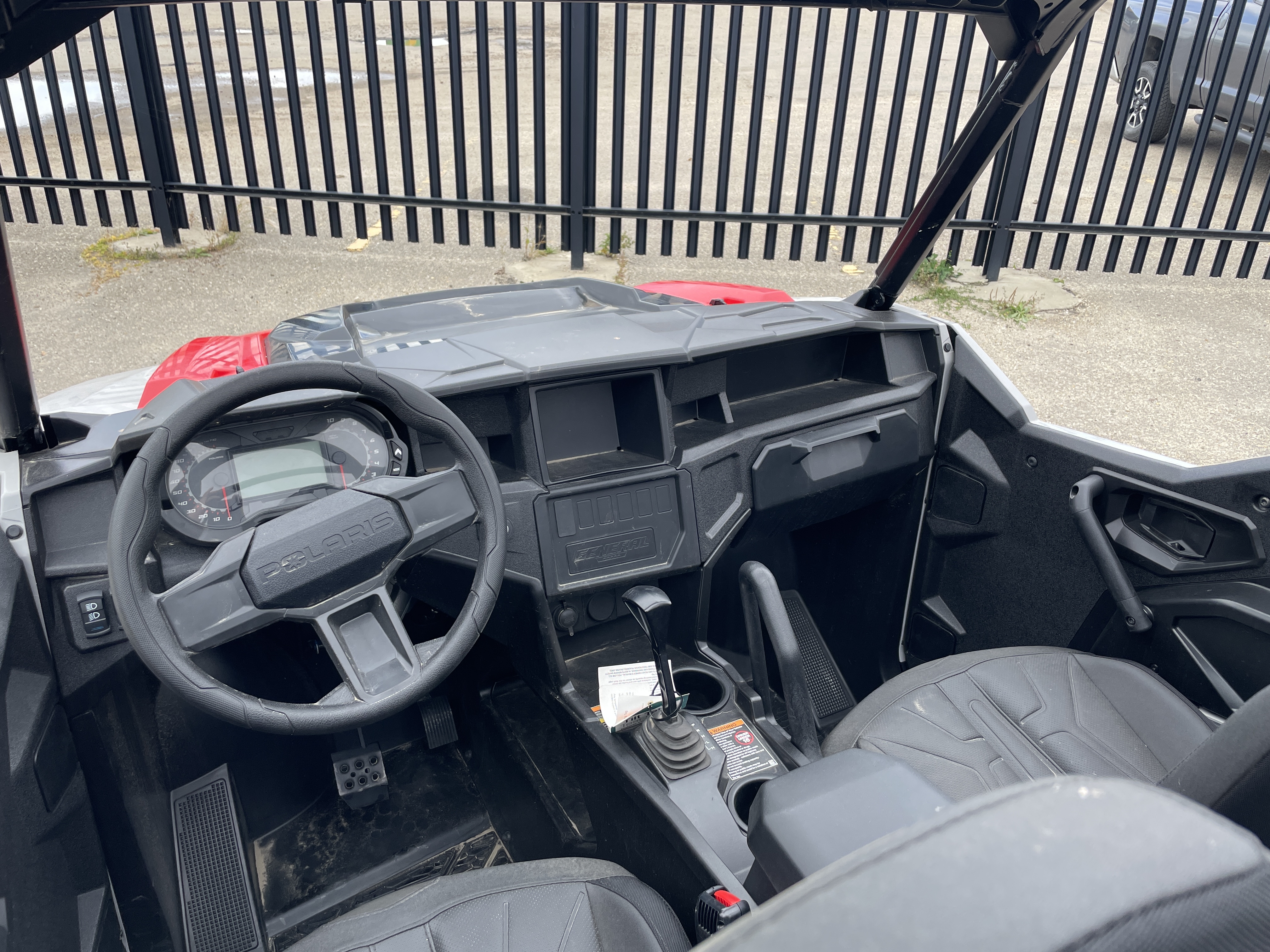 2025 Polaris GENERAL® 1000 Sport - Photo 6