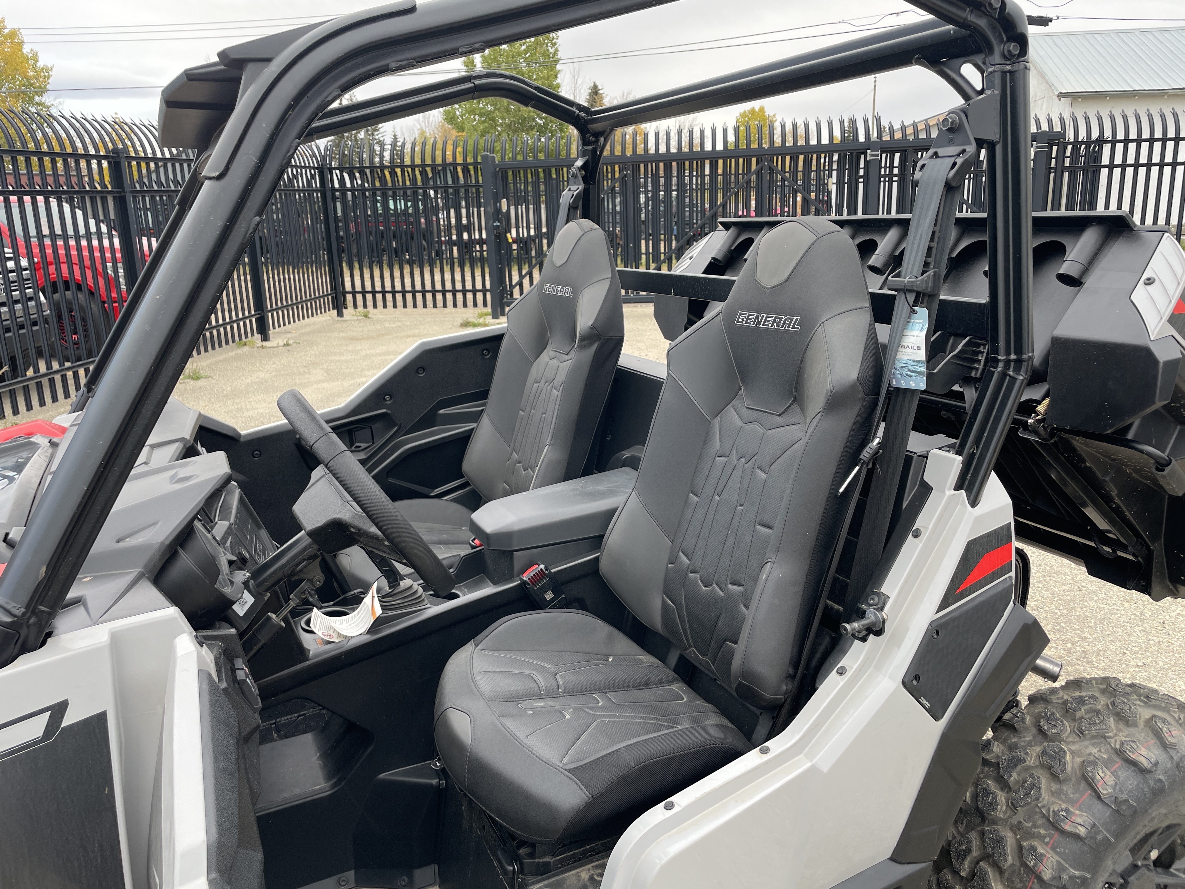 2025 Polaris GENERAL® 1000 Sport - Photo 7