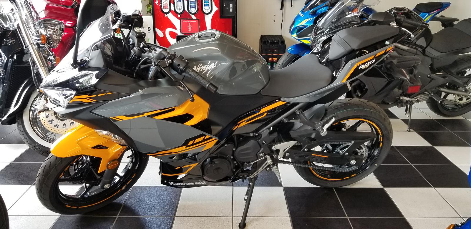2018 Kawasaki Ninja 400 Abs Pearl Solar Yellowstorm Gray For