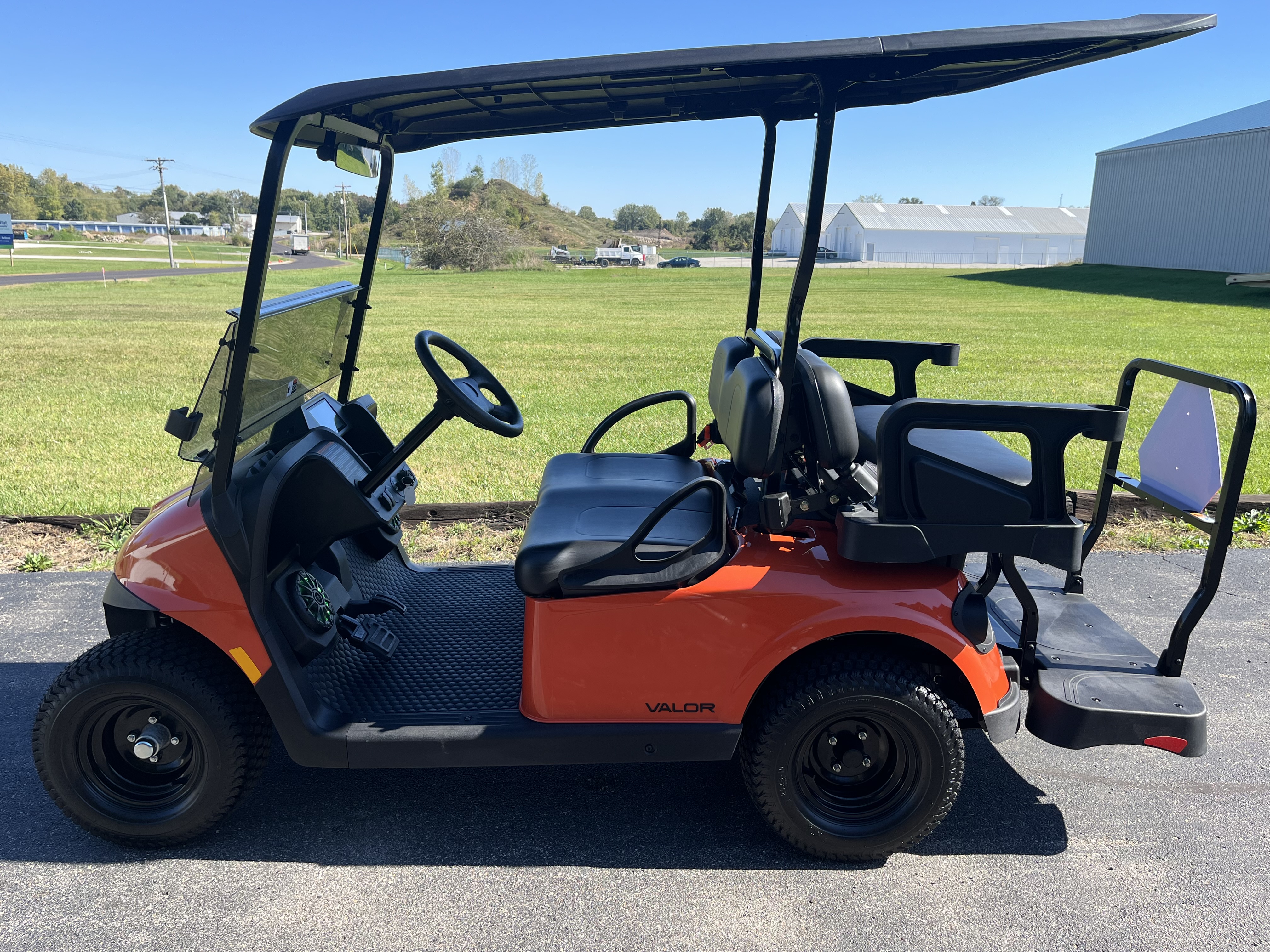 2025 E-Z-GO Valor EX1