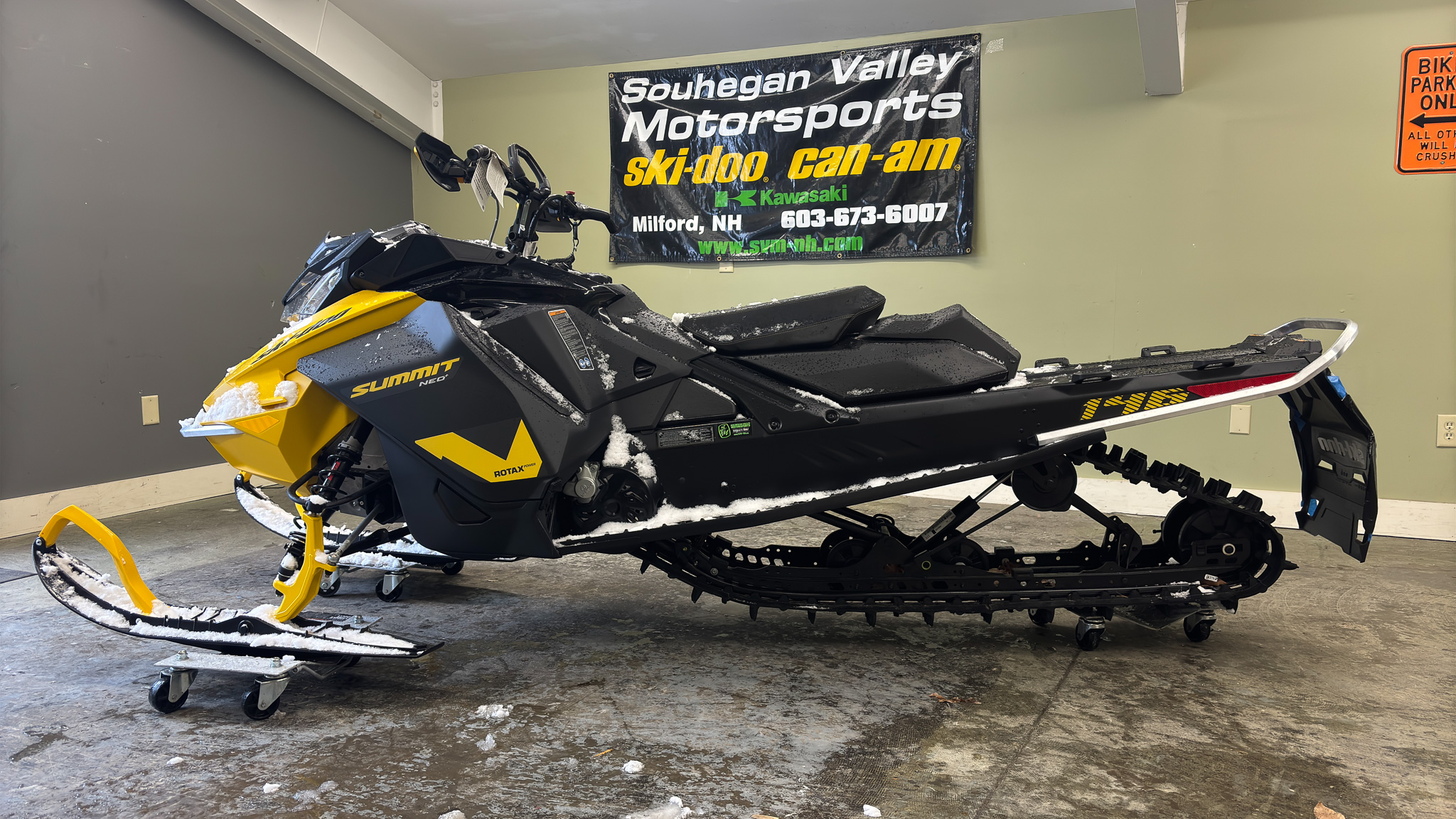 2025 Ski-Doo SUMMIT NEO + 600 EFI 1.75" - Photo 2
