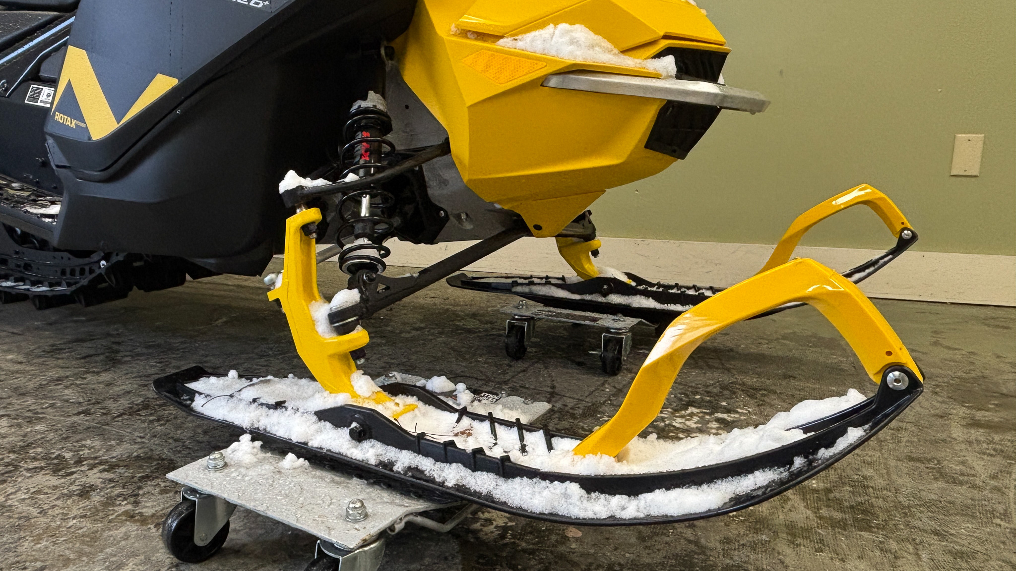2025 Ski-Doo SUMMIT NEO + 600 EFI 1.75" - Photo 9