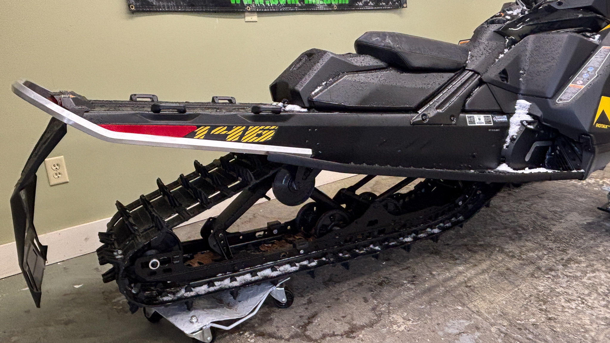 2025 Ski-Doo SUMMIT NEO + 600 EFI 1.75" - Photo 10
