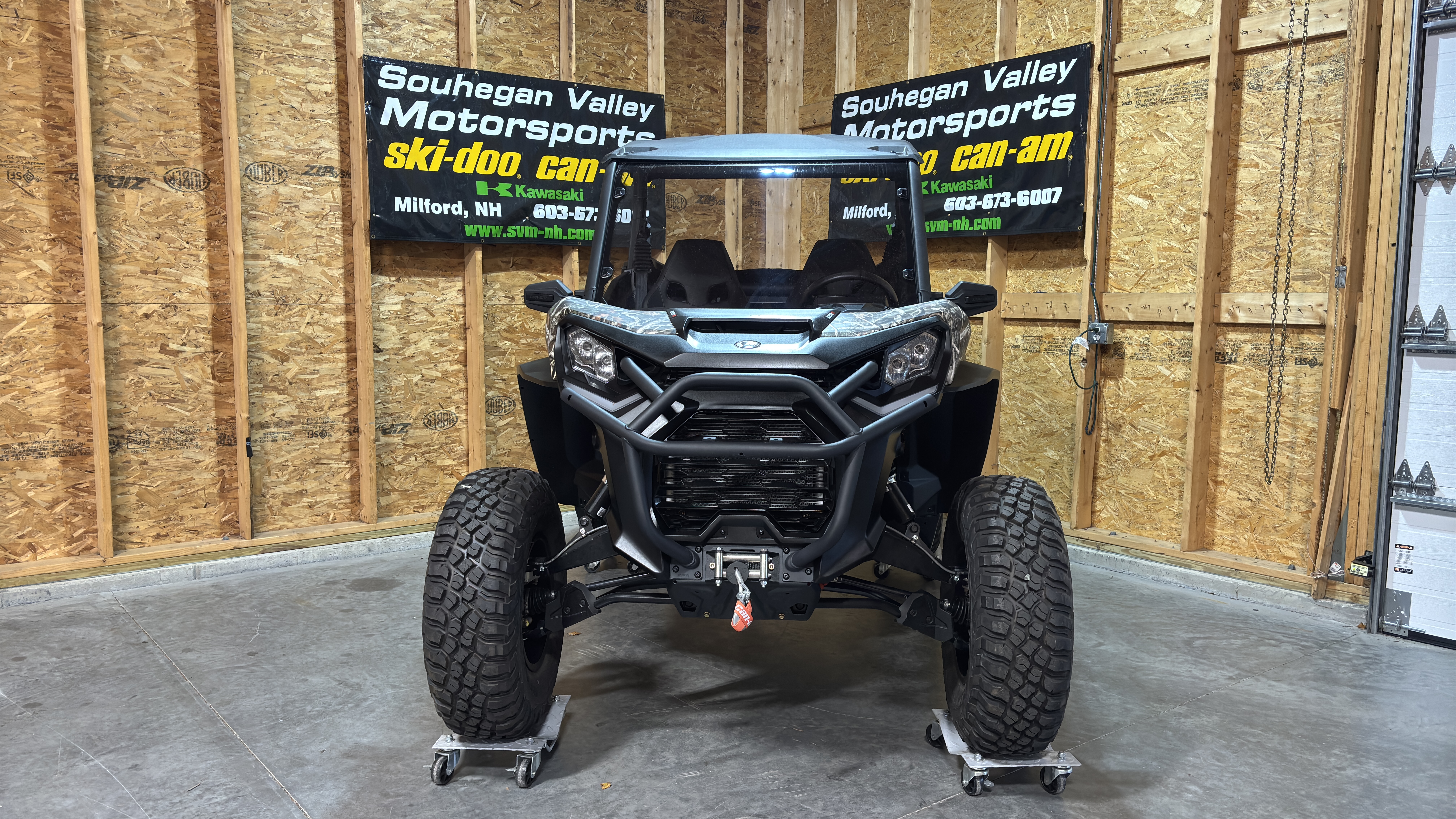 2024 Can-Am COMMANDER XT 1000R - Photo 2