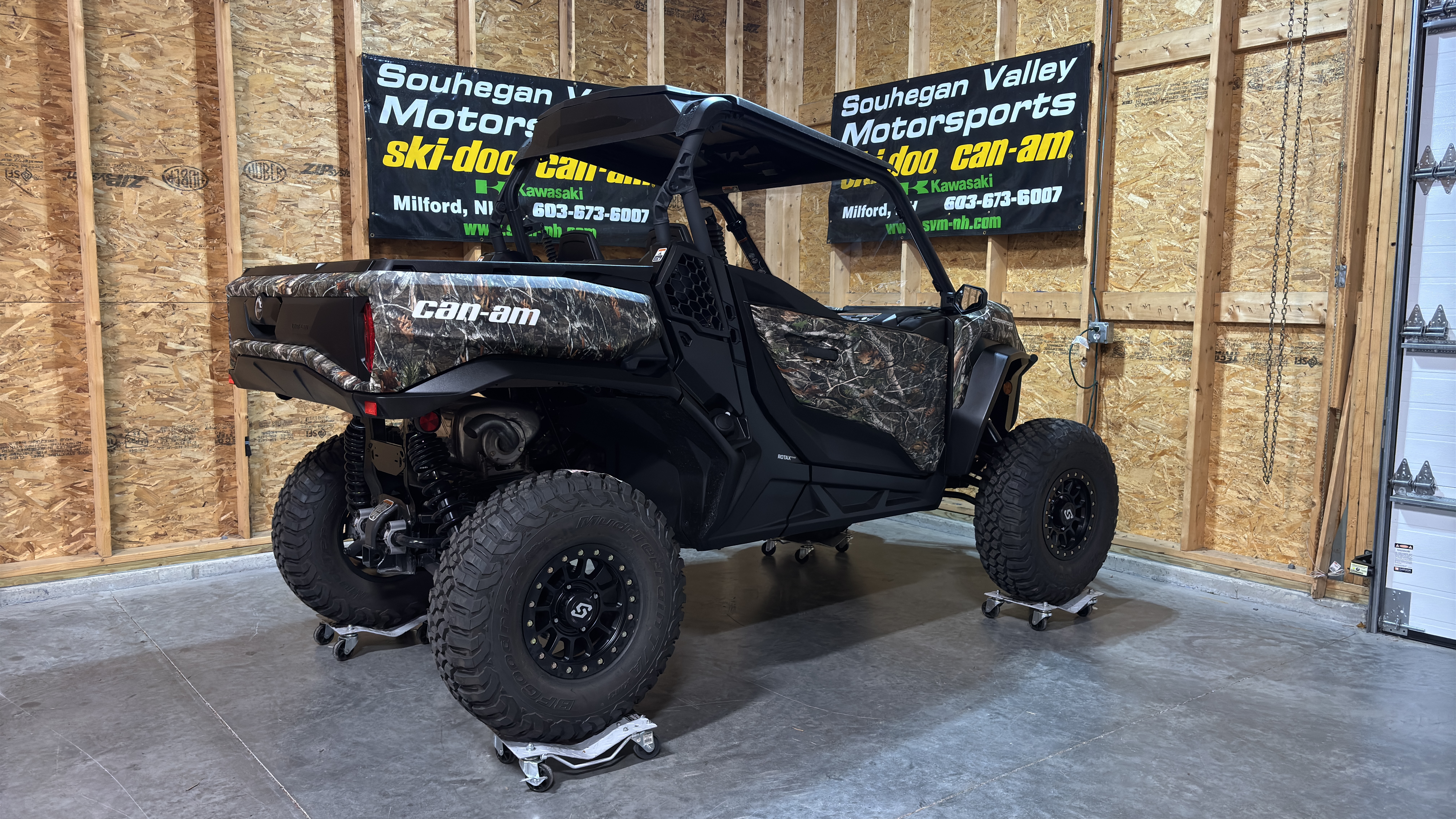 2024 Can-Am COMMANDER XT 1000R - Photo 8