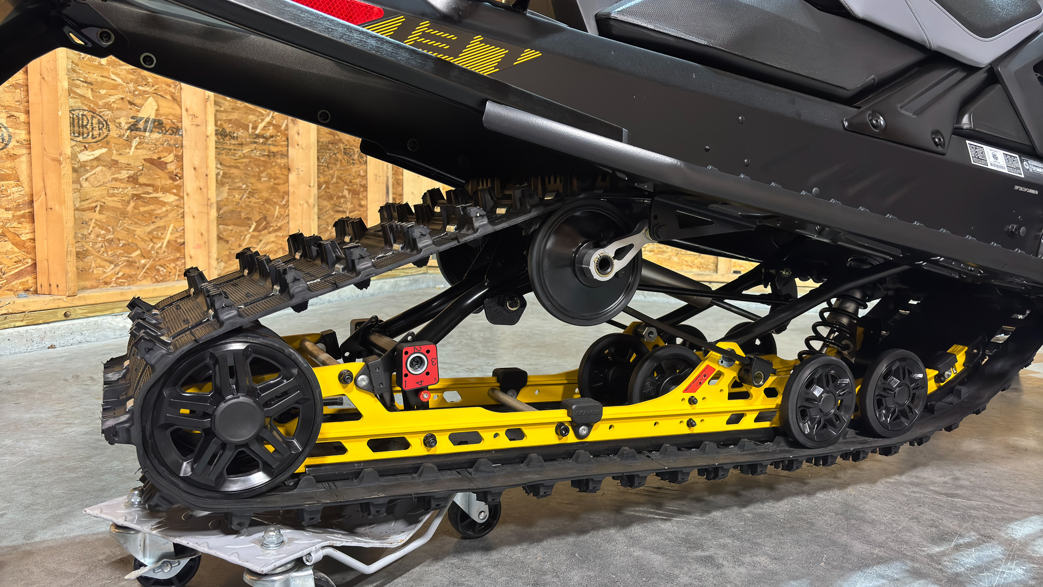 2025 Ski-Doo RENEGADE ADENALINE 900 ACE TURBO 137 - Photo 11