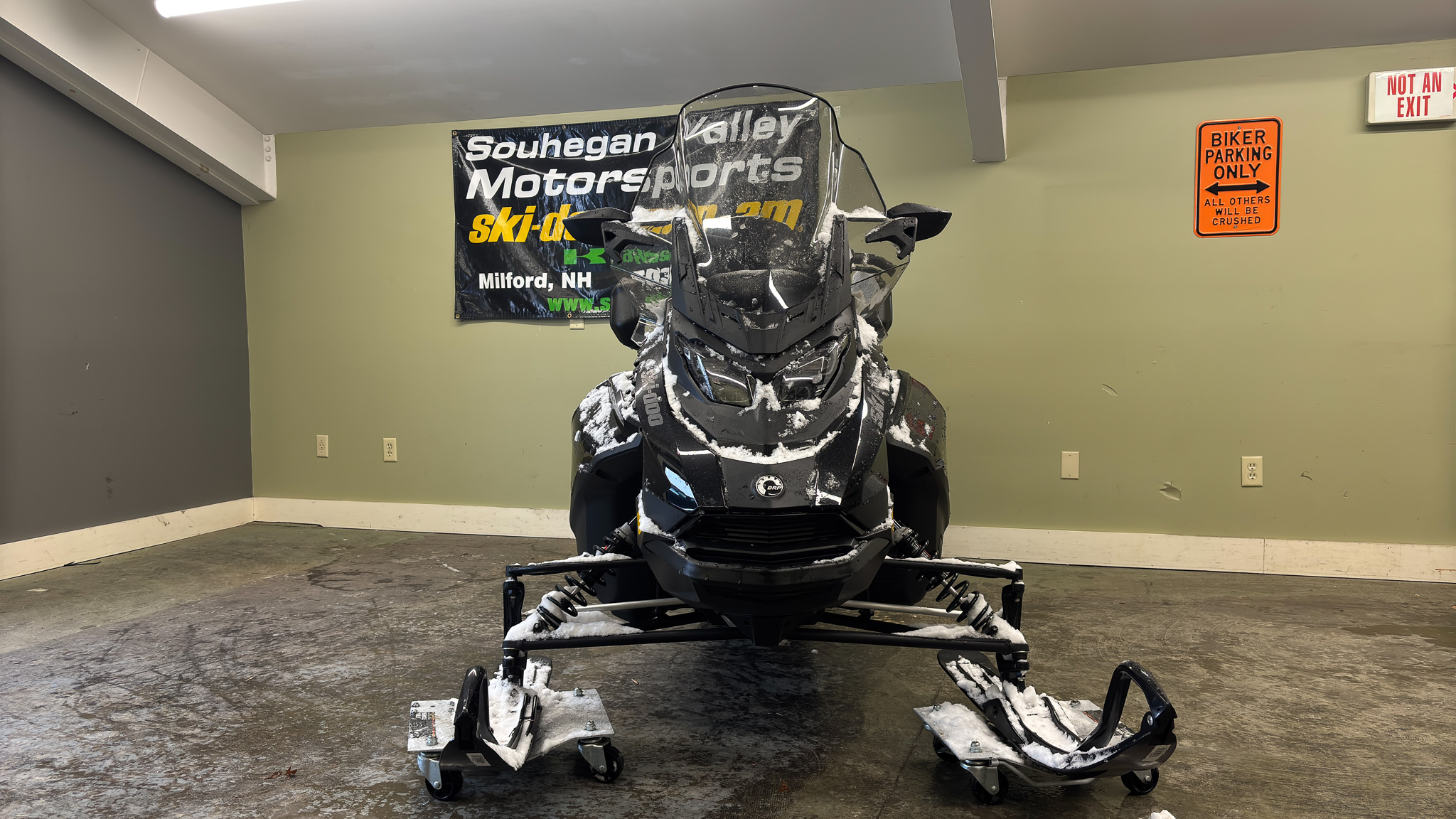 2025 Ski-Doo GRAND TOURING LE 900 ACE Silent Track II 1.25" E.S. - Photo 8