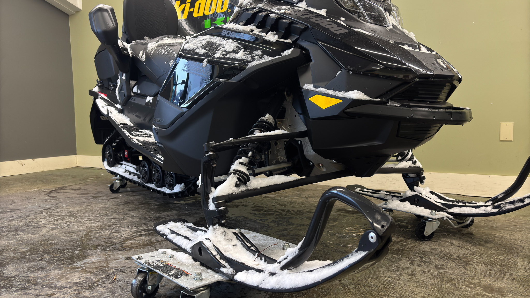 2025 Ski-Doo GRAND TOURING LE 900 ACE Silent Track II 1.25" E.S. - Photo 9