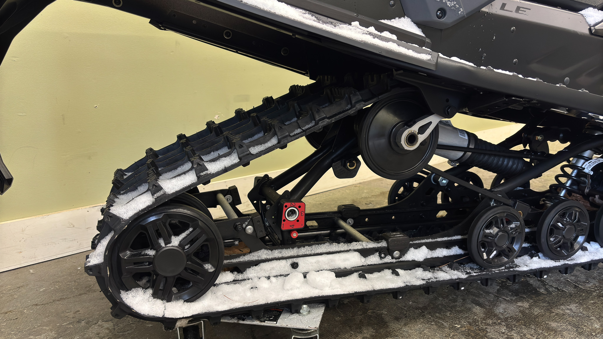 2025 Ski-Doo GRAND TOURING LE 900 ACE Silent Track II 1.25" E.S. - Photo 11