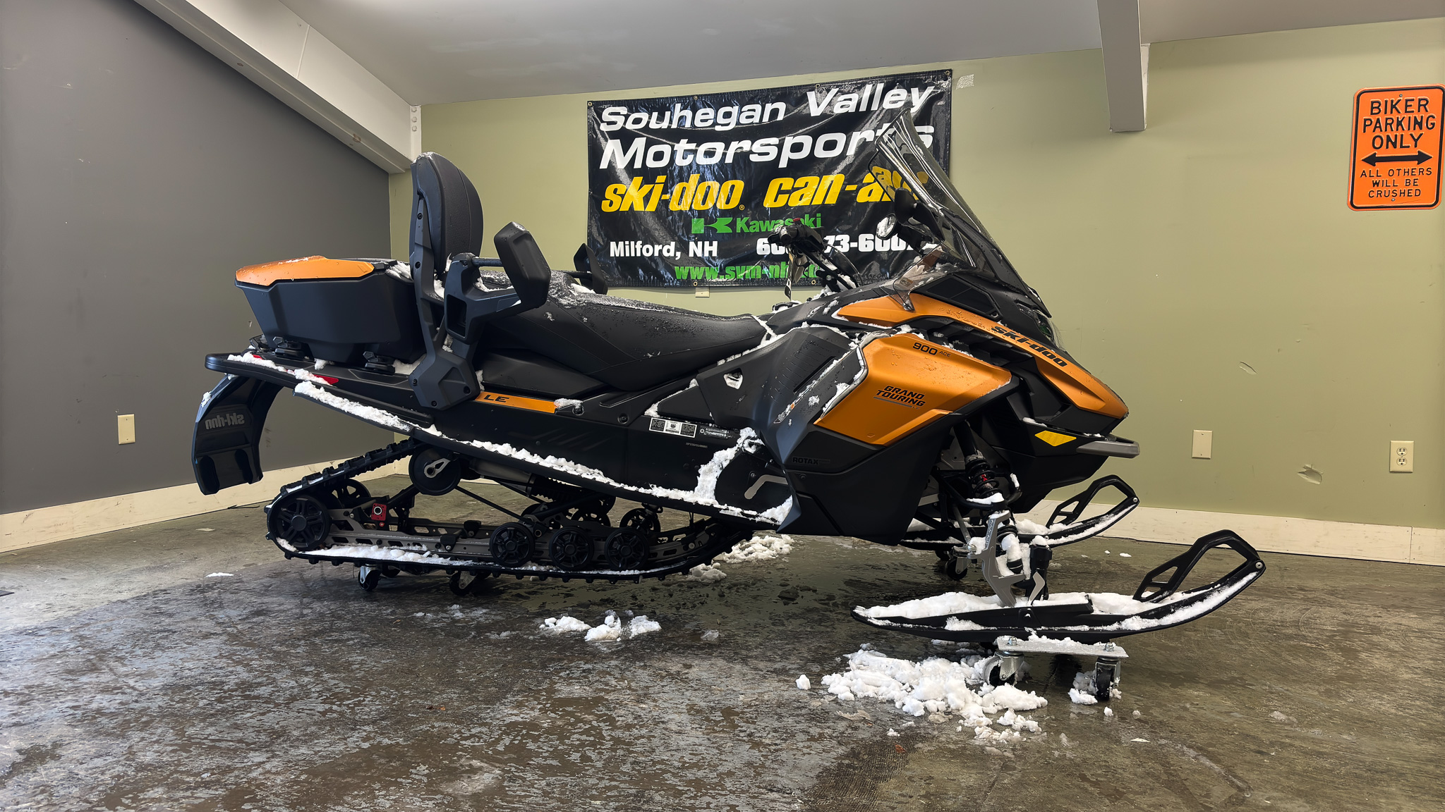2025 Ski-Doo GRAND TOURING LE PLAT PKG 900 ACE Silent Ice Track II 1.25" E.S. 10.25 - Photo 6