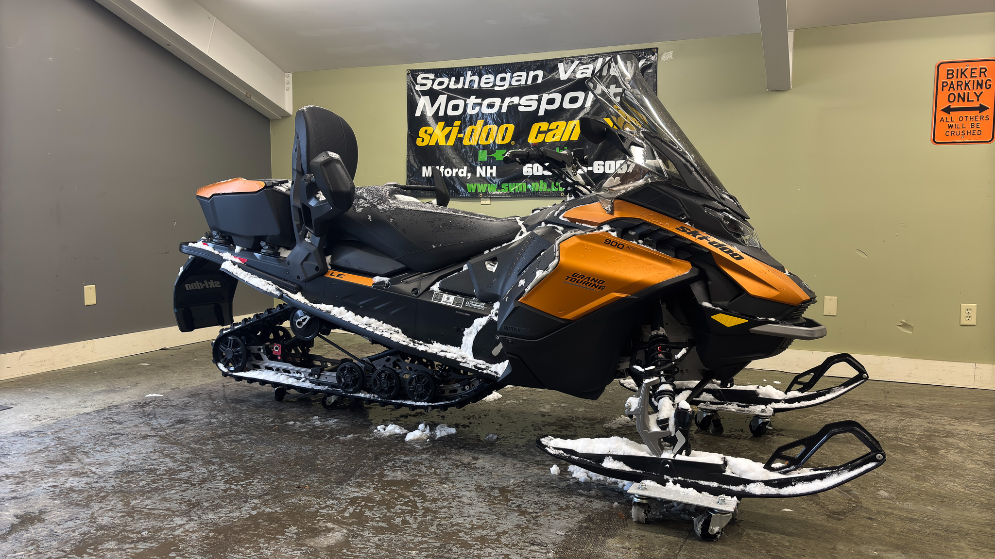 2025 Ski-Doo GRAND TOURING LE PLAT PKG 900 ACE Silent Ice Track II 1.25" E.S. 10.25 - Photo 7
