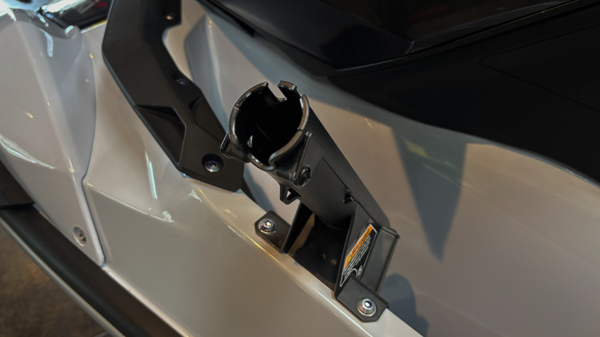 2025 Kawasaki JET SKI ULTRA 160LX-S ANGLER - Photo 17