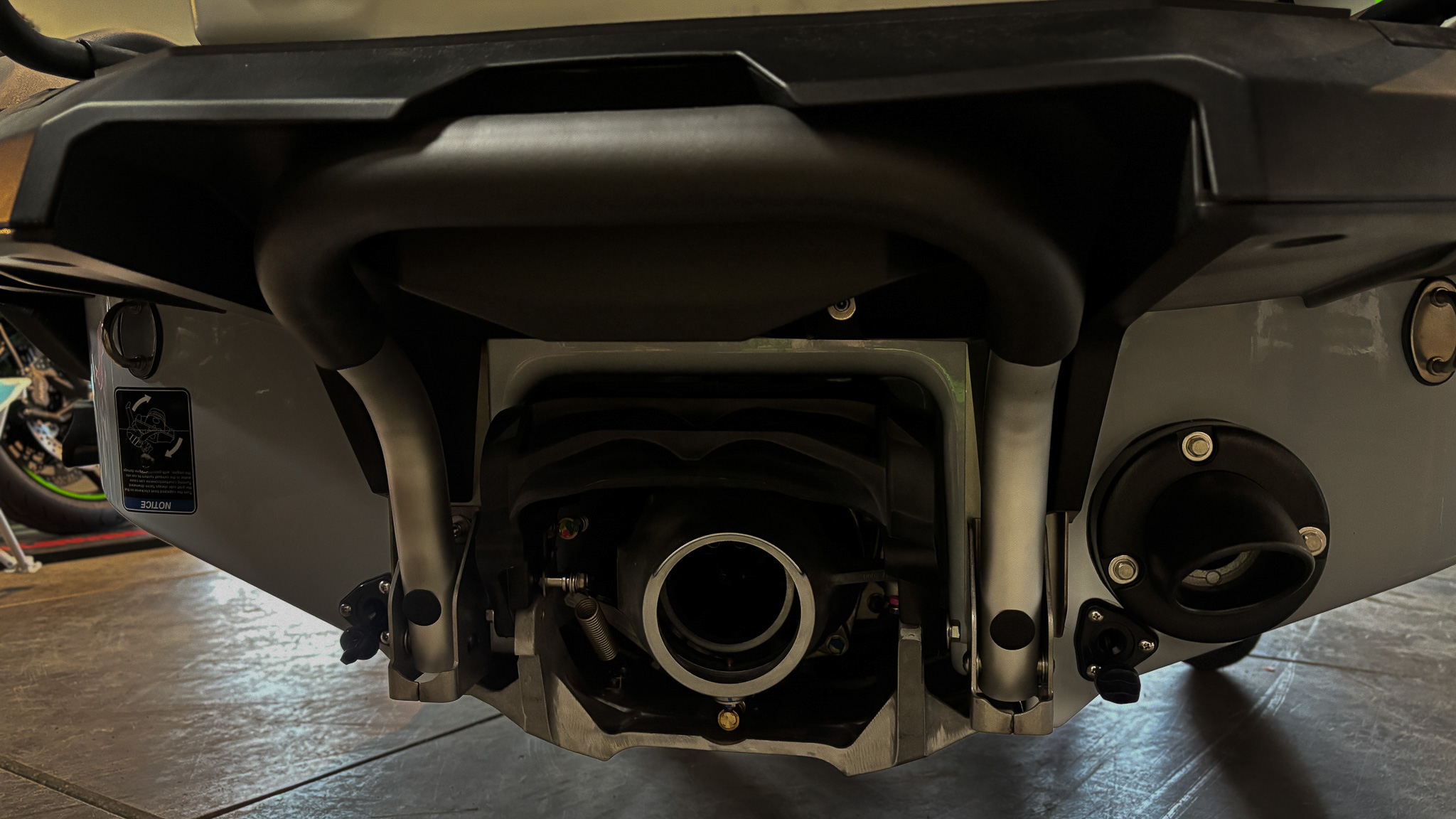 2025 Kawasaki JET SKI ULTRA 160LX-S ANGLER - Photo 18
