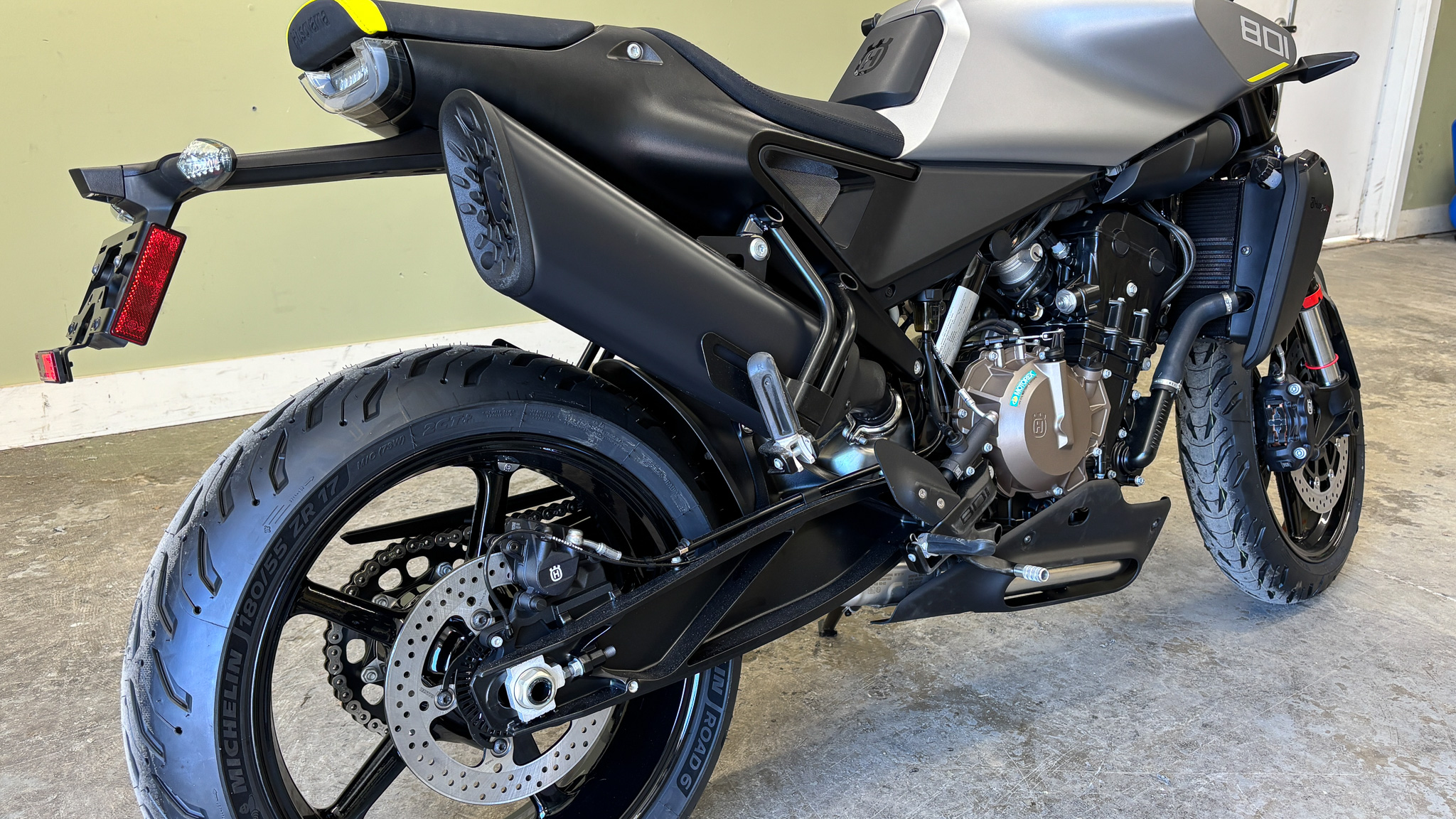 2025 Husqvarna Motorcycles VITPILEN 801 - Photo 10