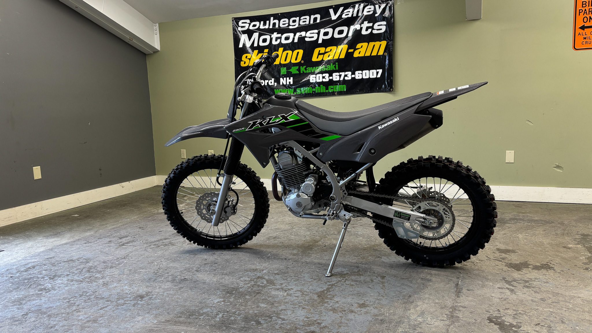 2025 Kawasaki KLX 230R S - Photo 3