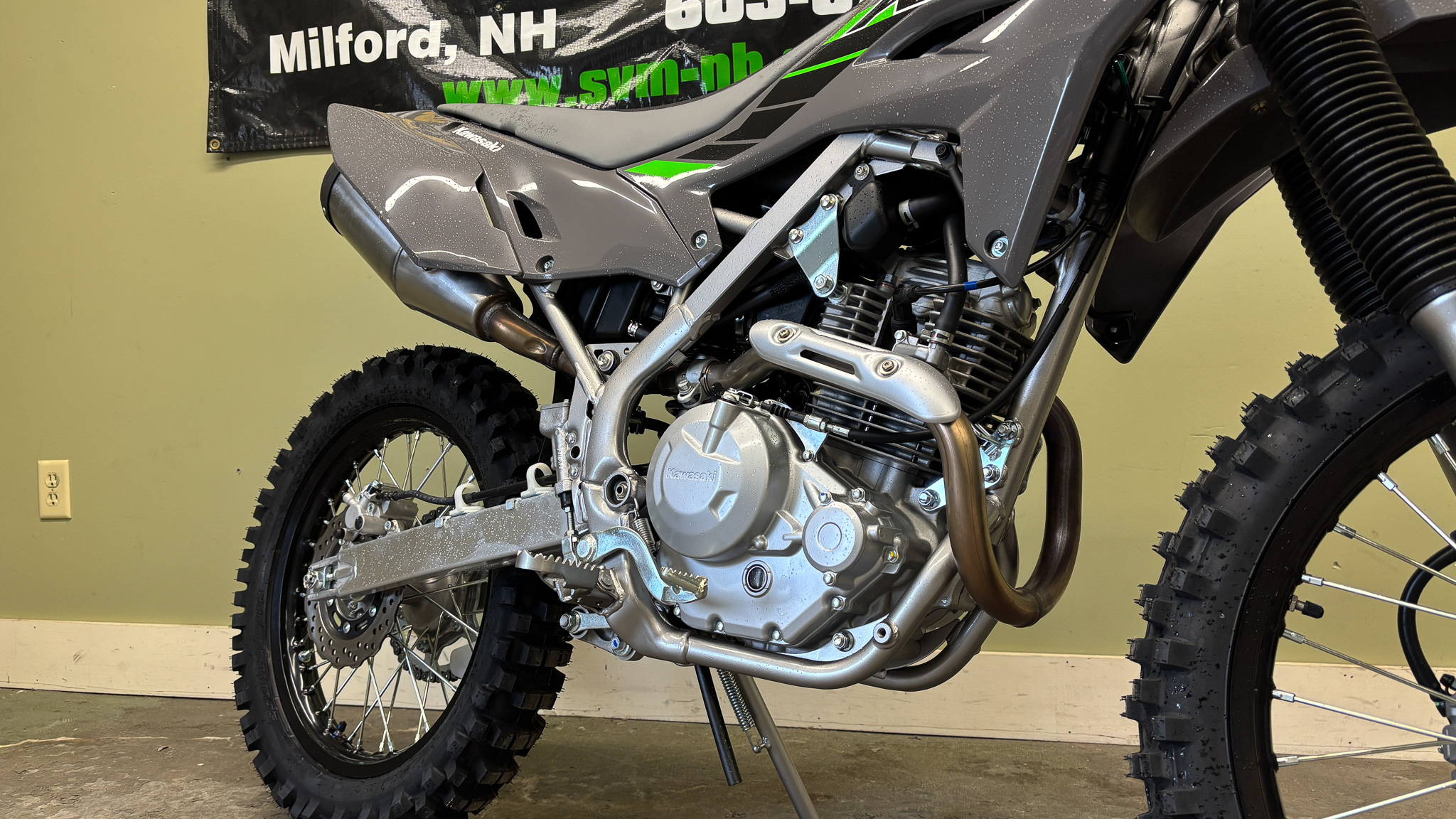 2025 Kawasaki KLX 230R S - Photo 10