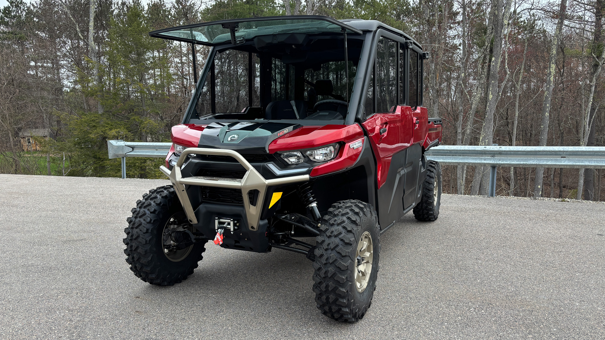 2025 Can-Am DEFENDER MAX LTD CAB HD10 - Photo 2